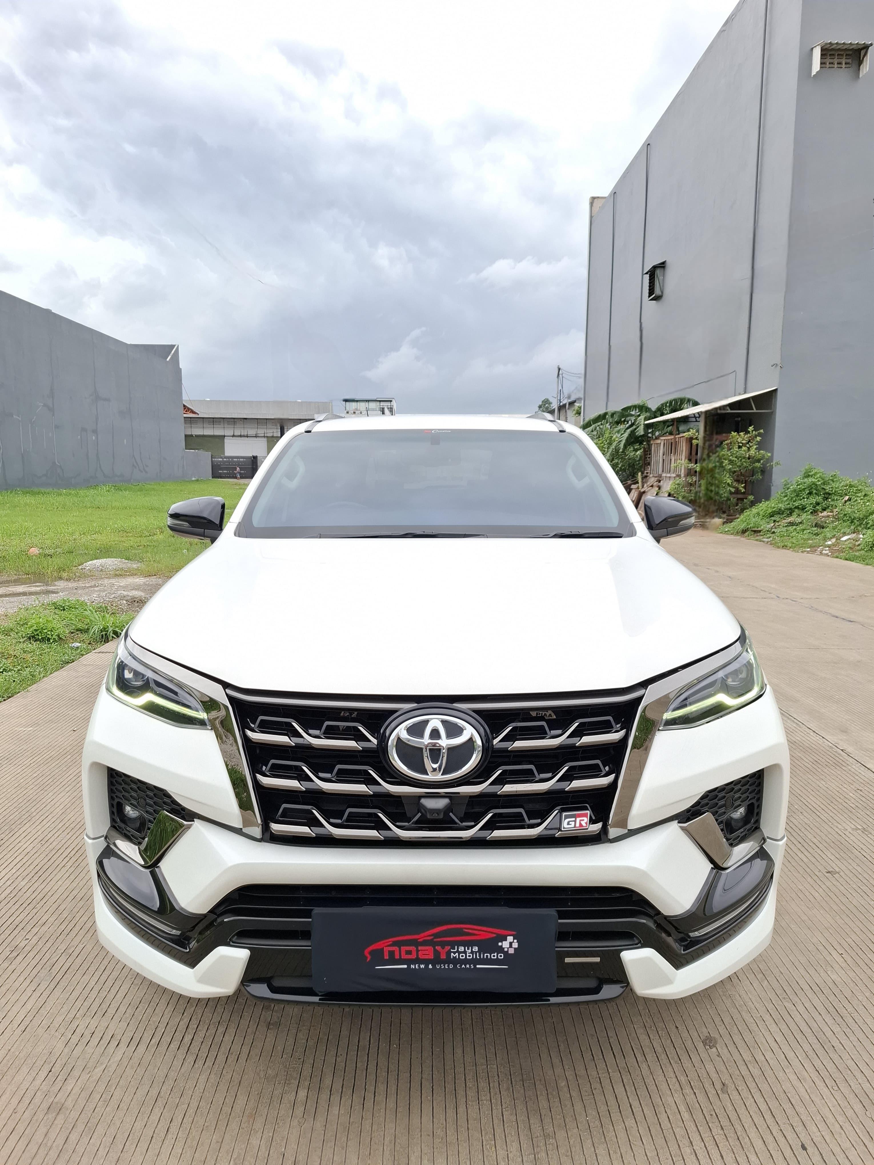 Toyota Fortuner 2.8 GR Sport 2022 Automatic