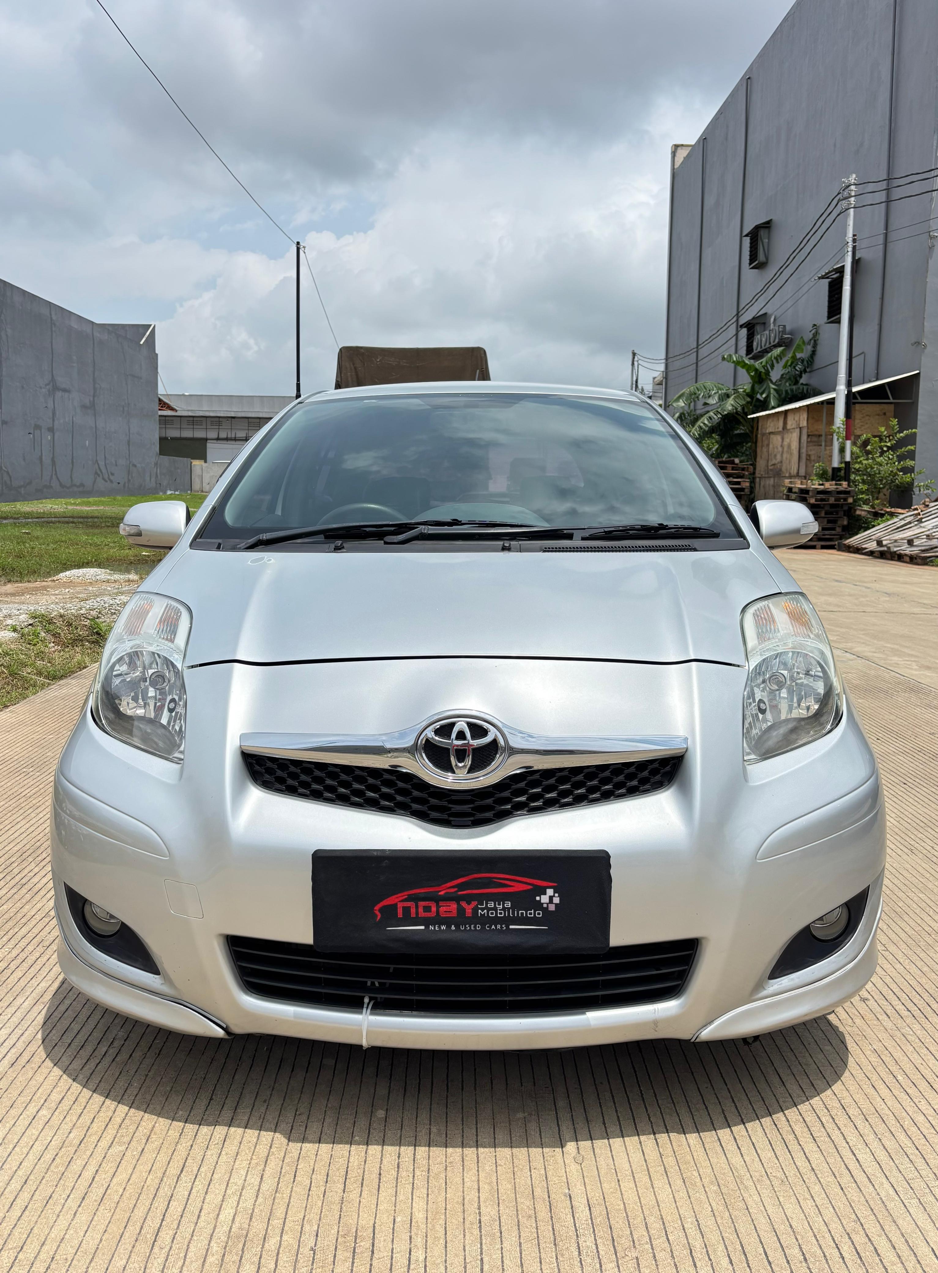 Toyota Yaris 1.5 E 2011 Automatic