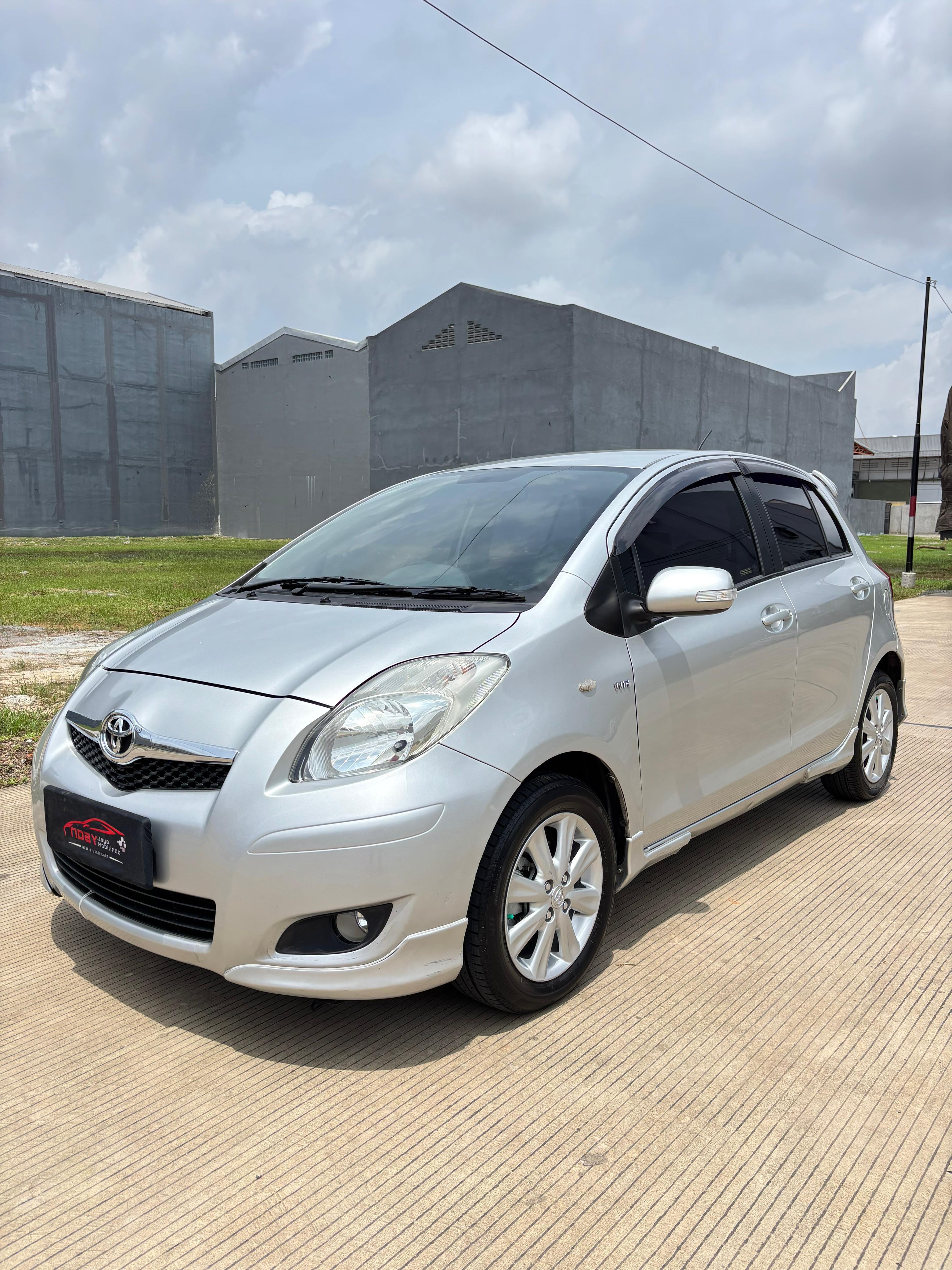 Toyota Yaris 1.5 E 2011 Automatic