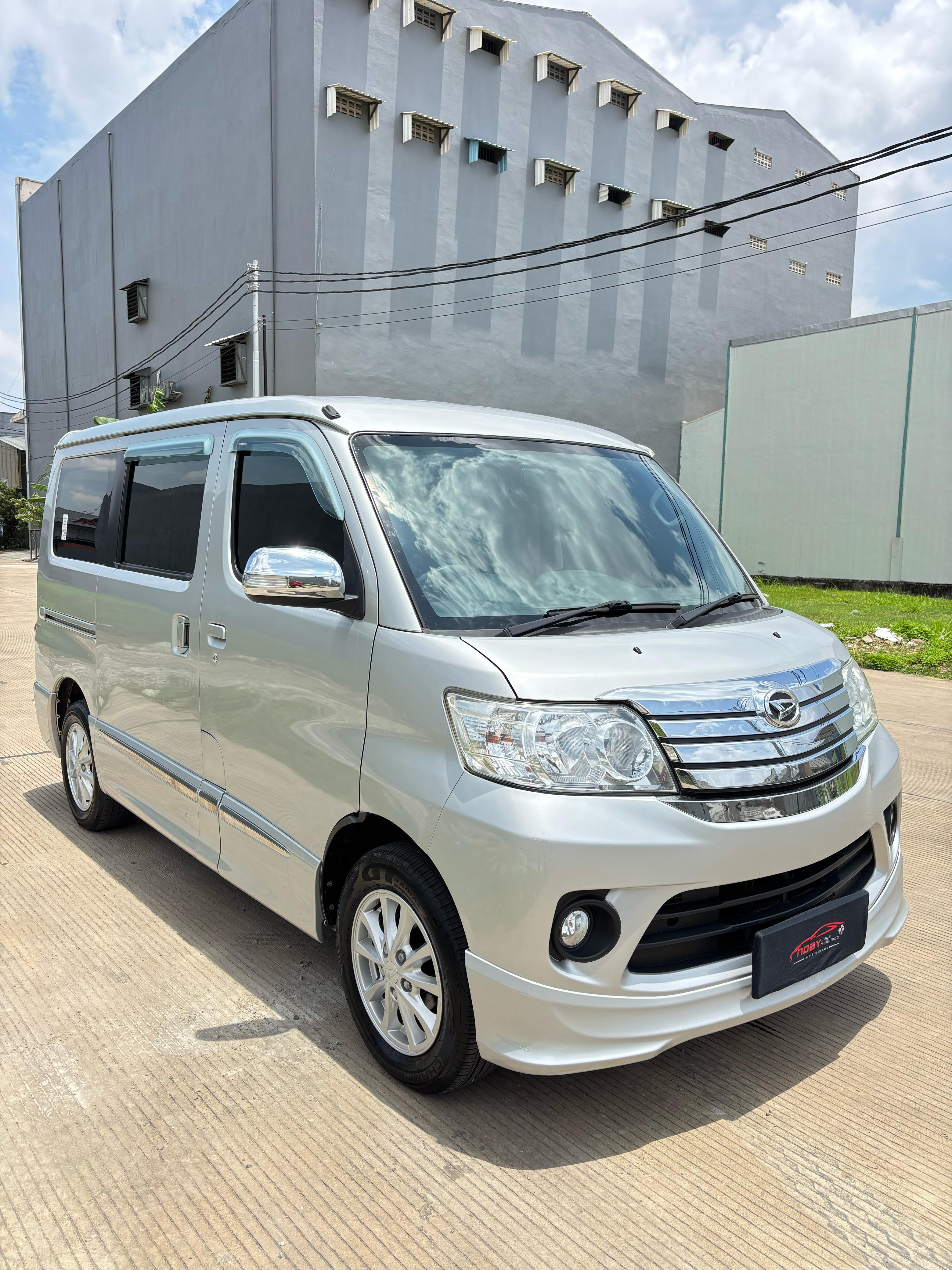 Daihatsu Luxio 1.5 X 2020 Manual