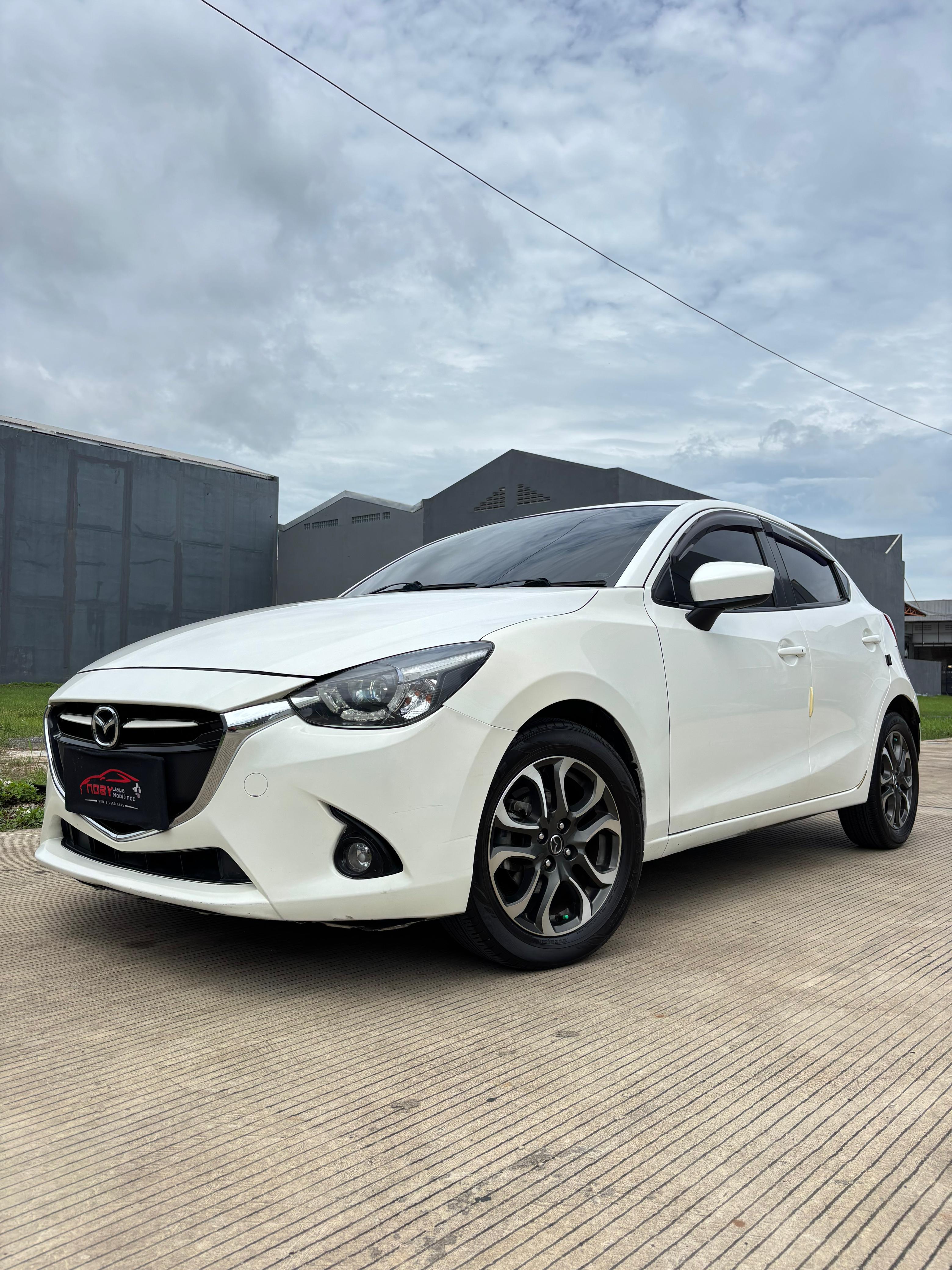 Mazda 2 Skyactiv 1.5 2015 Automatic