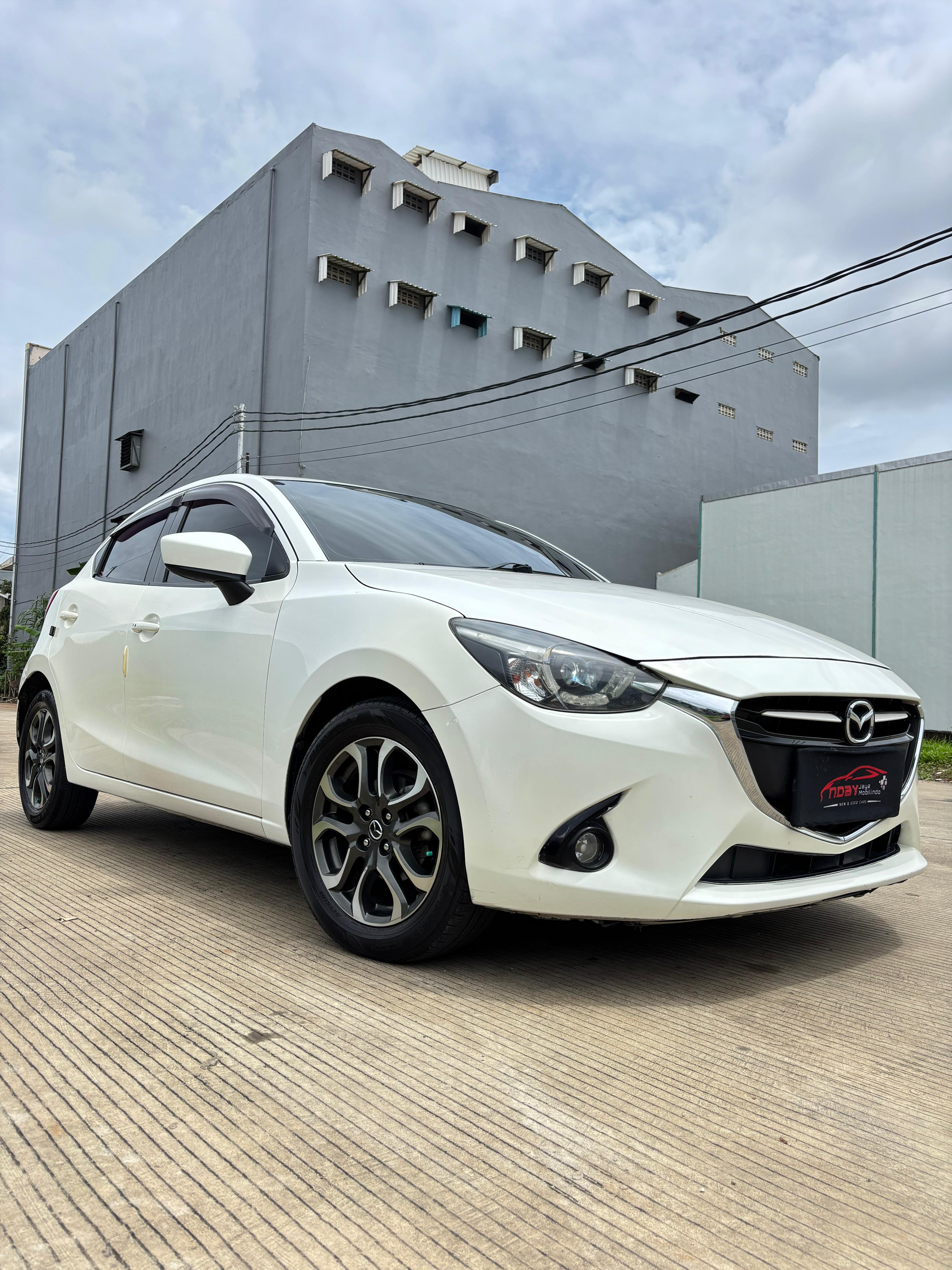 Mazda 2 Skyactiv 1.5 2015 Automatic