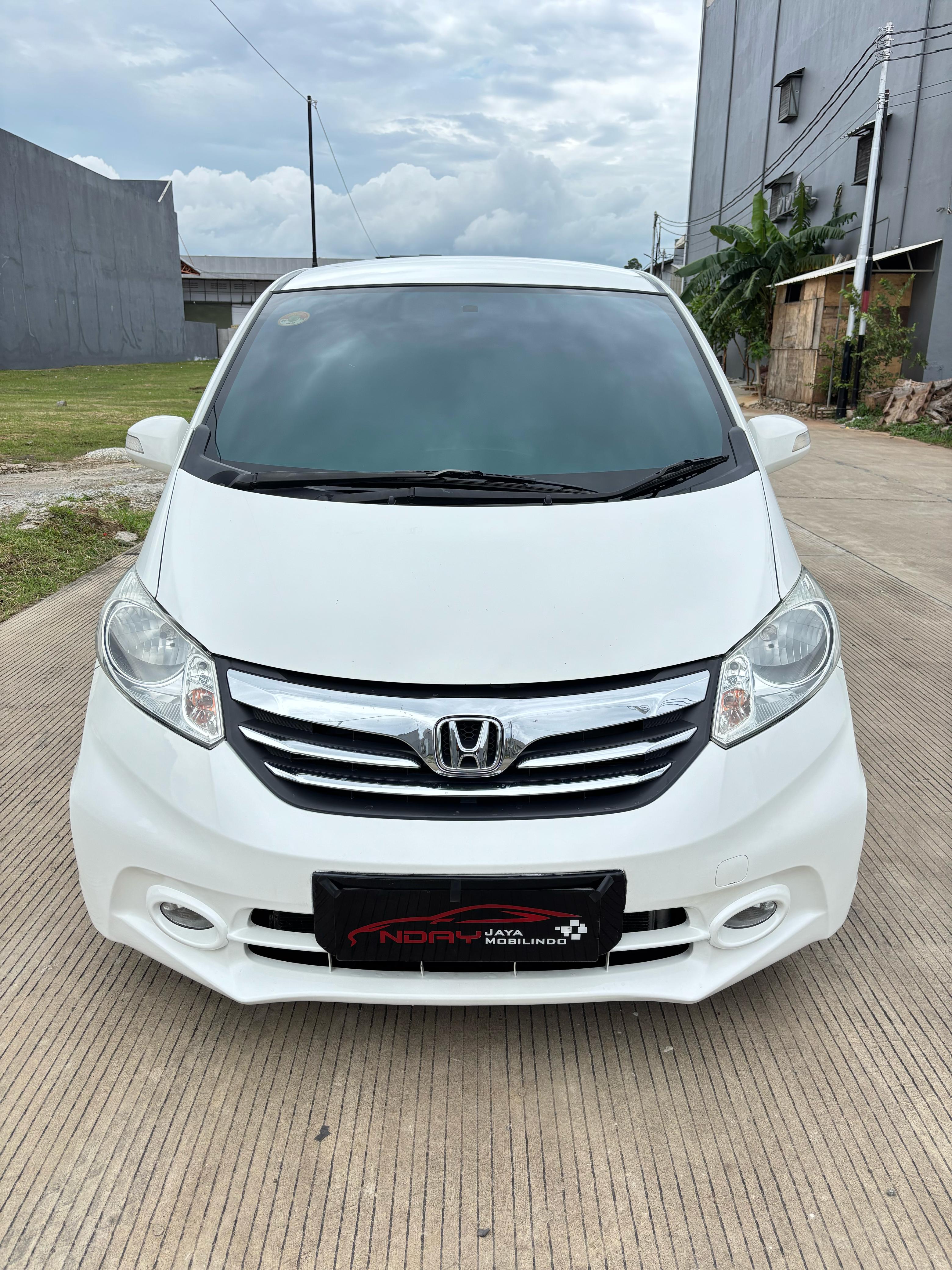 Honda Freed 1.5 SD 2015 Automatic