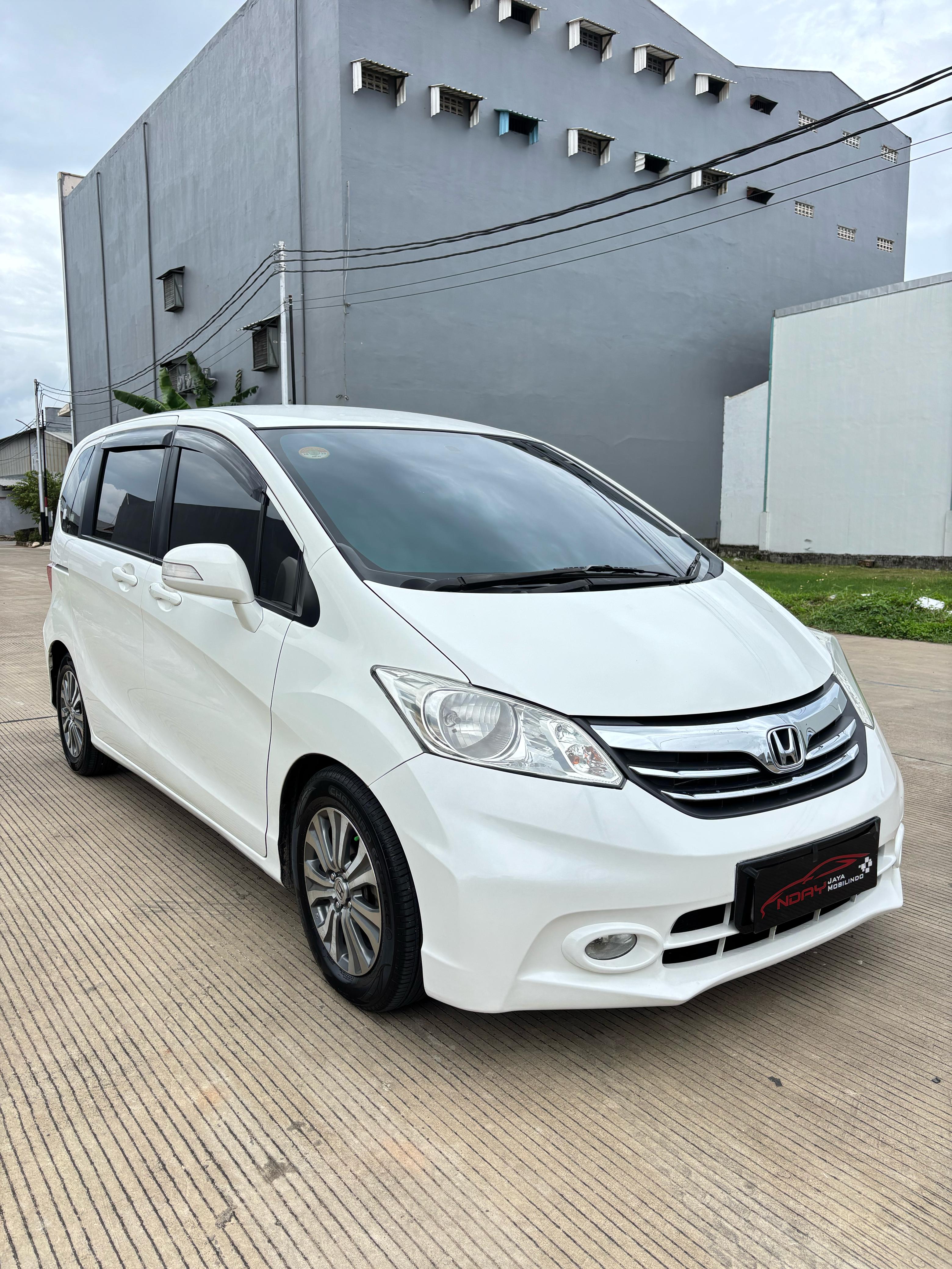 Honda Freed 1.5 SD 2015 Automatic