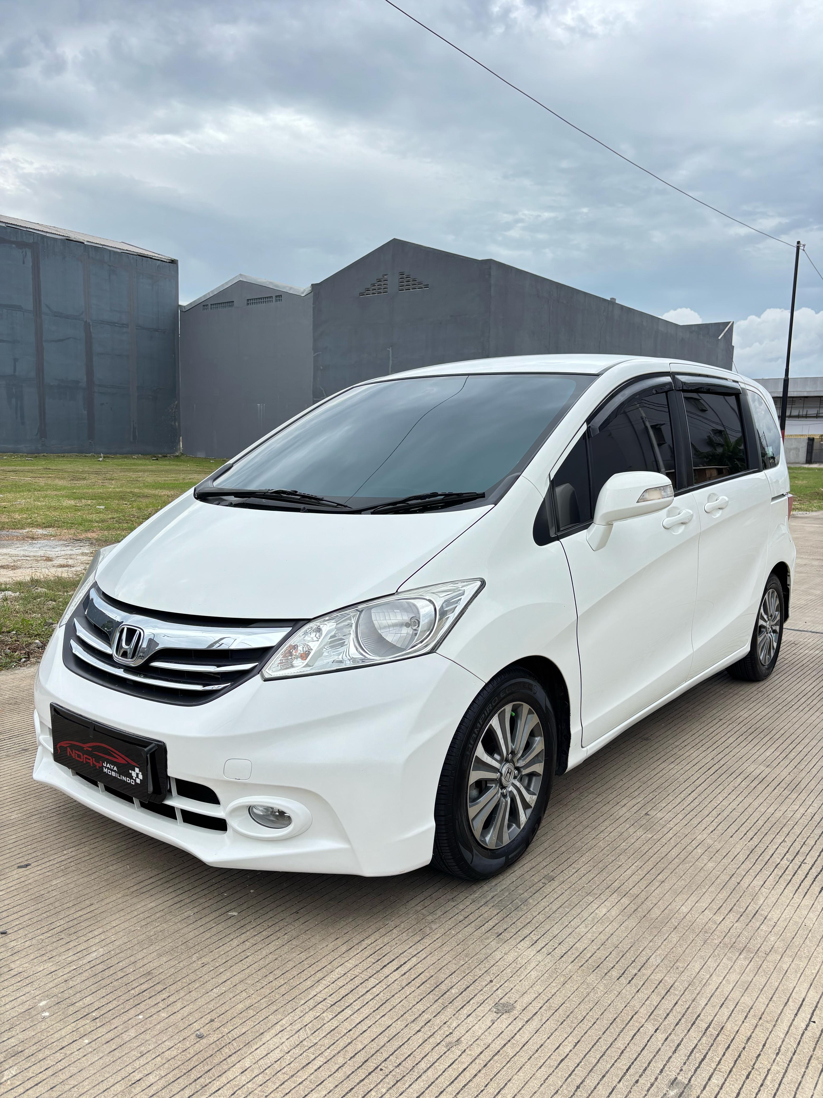 Honda Freed 1.5 SD 2015 Automatic