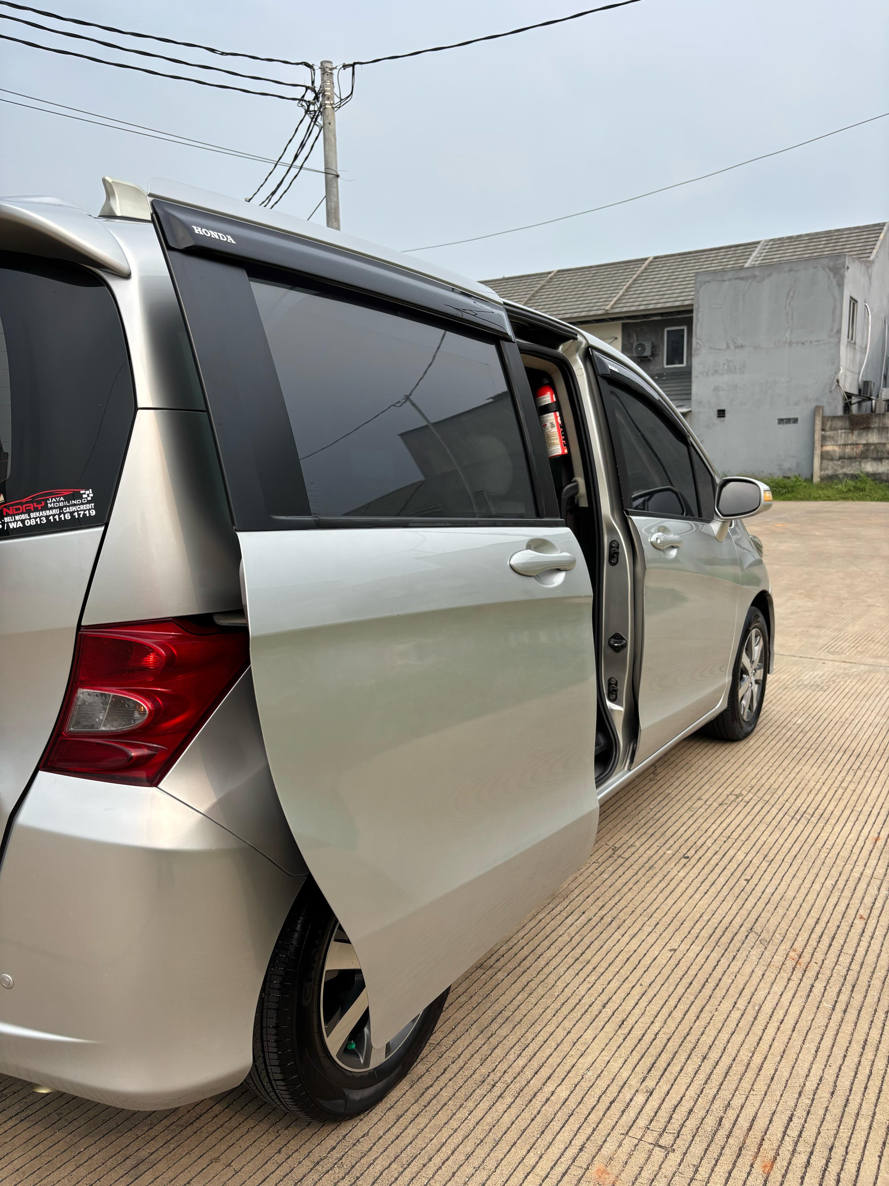 Honda Freed 1.5 PSD 2011 Automatic