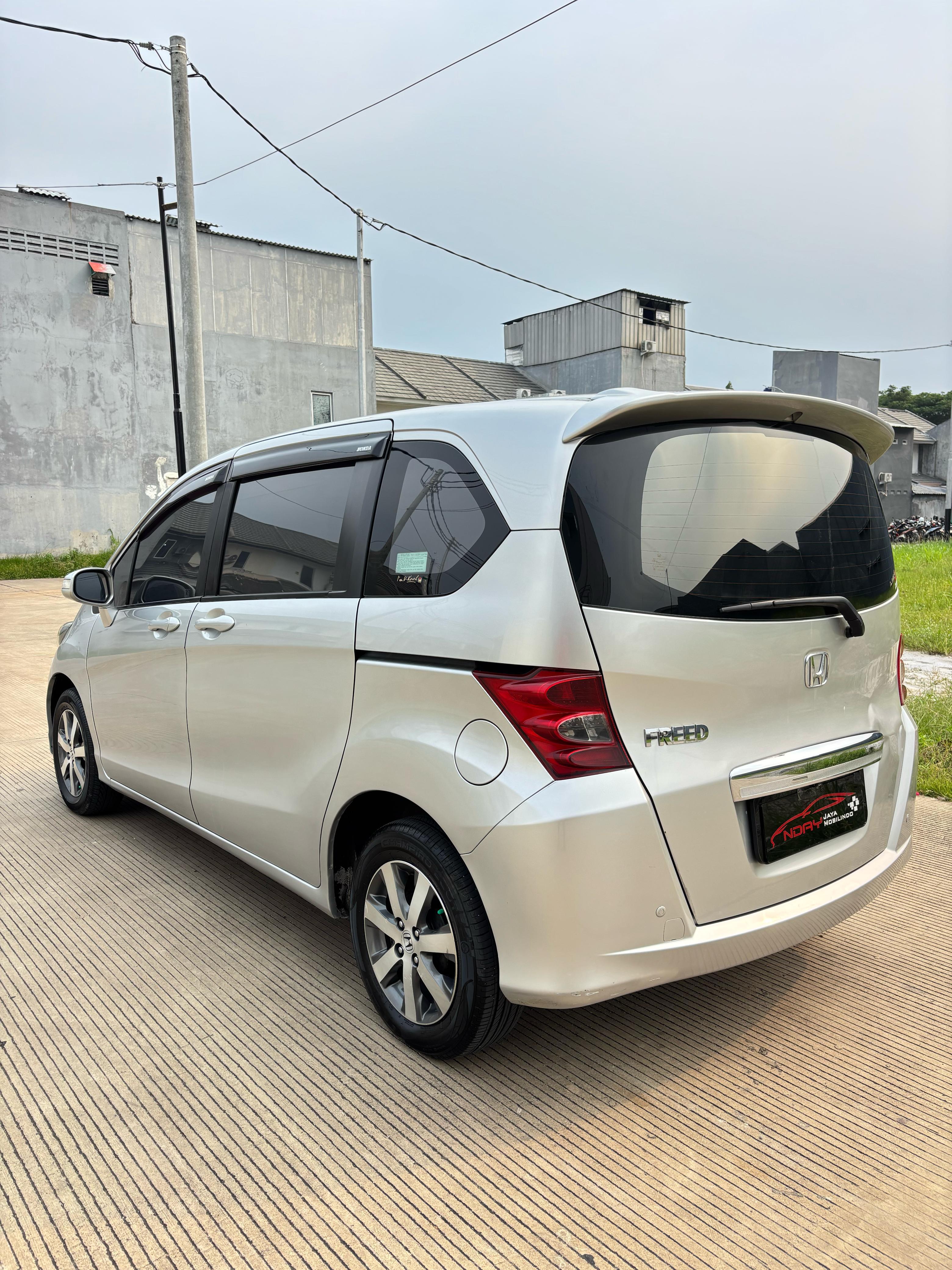 Honda Freed 1.5 PSD 2011 Automatic