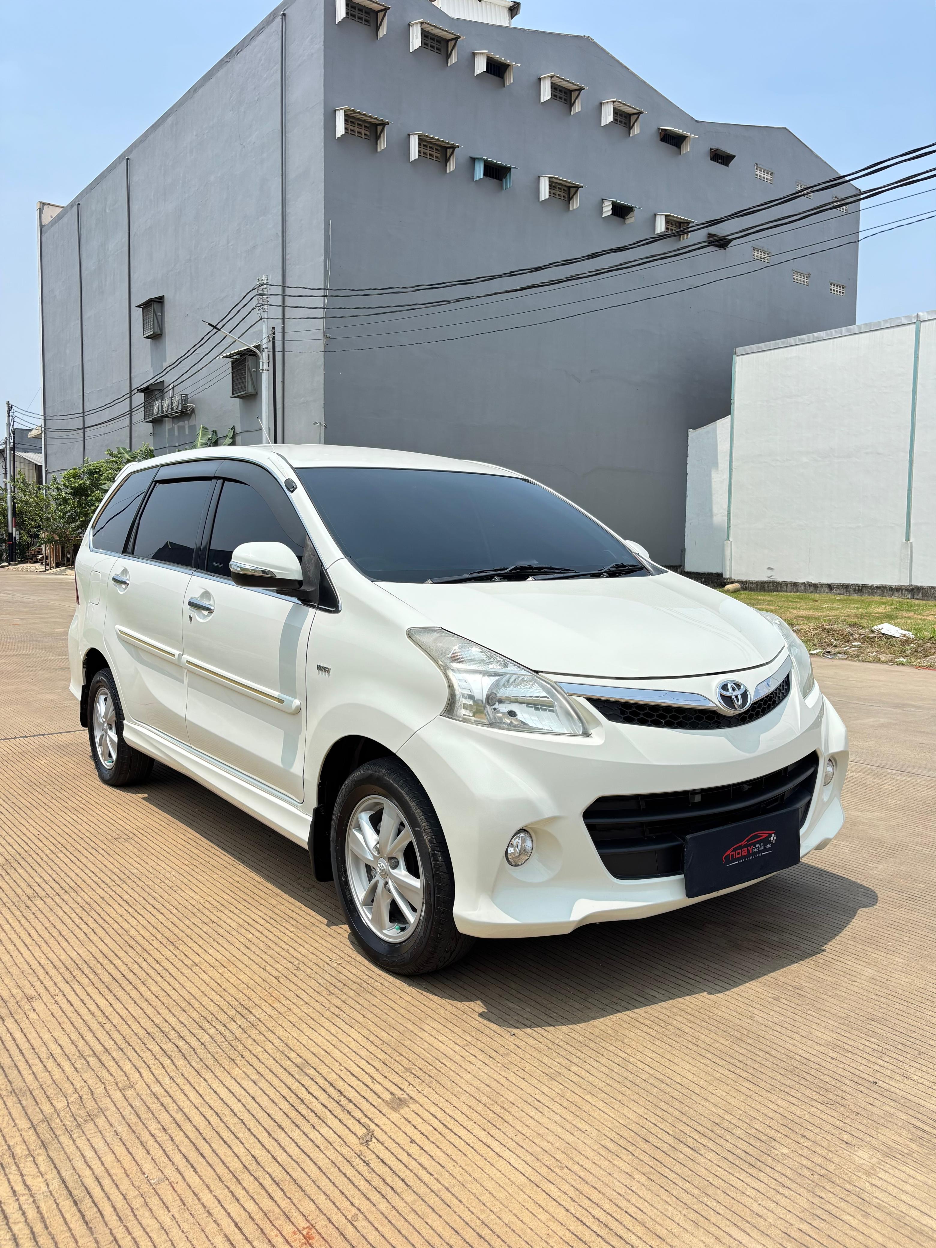 Toyota Avanza Veloz Luxury 1.5 2014 Automatic