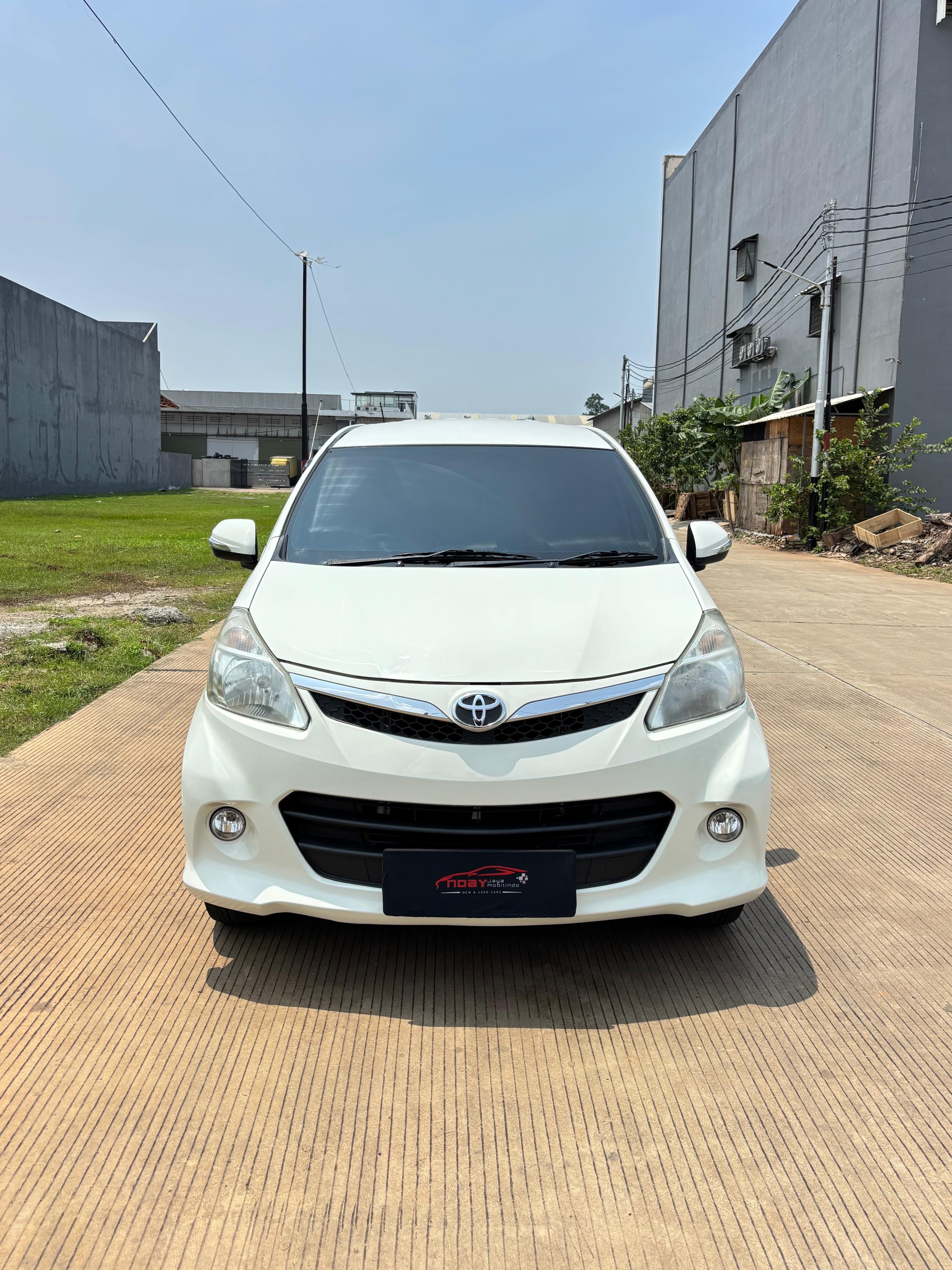 Toyota Avanza Veloz Luxury 1.5 2014 Automatic