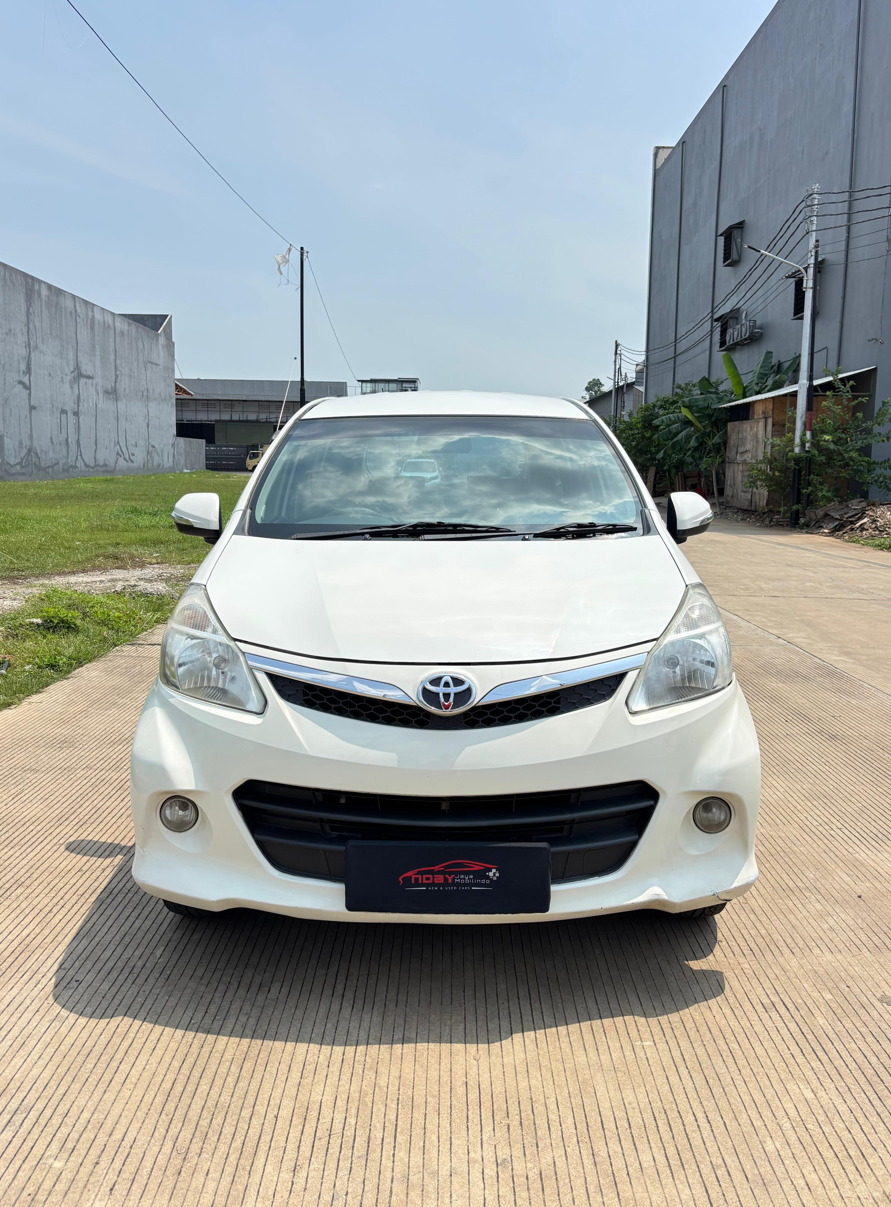 Toyota Avanza Veloz Luxury 1.5 2014 Automatic