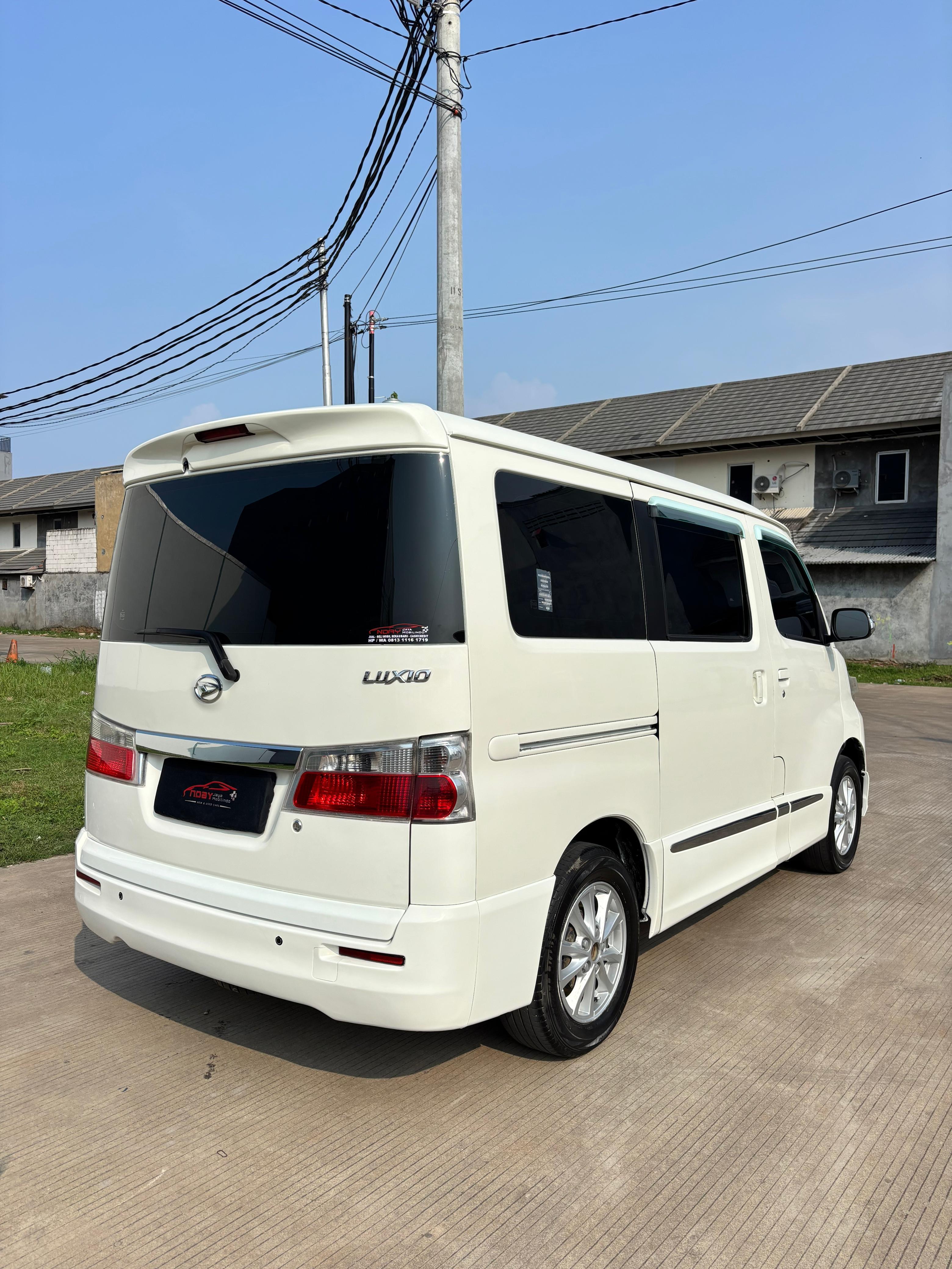 Daihatsu Luxio 1.5 X 2016 Manual