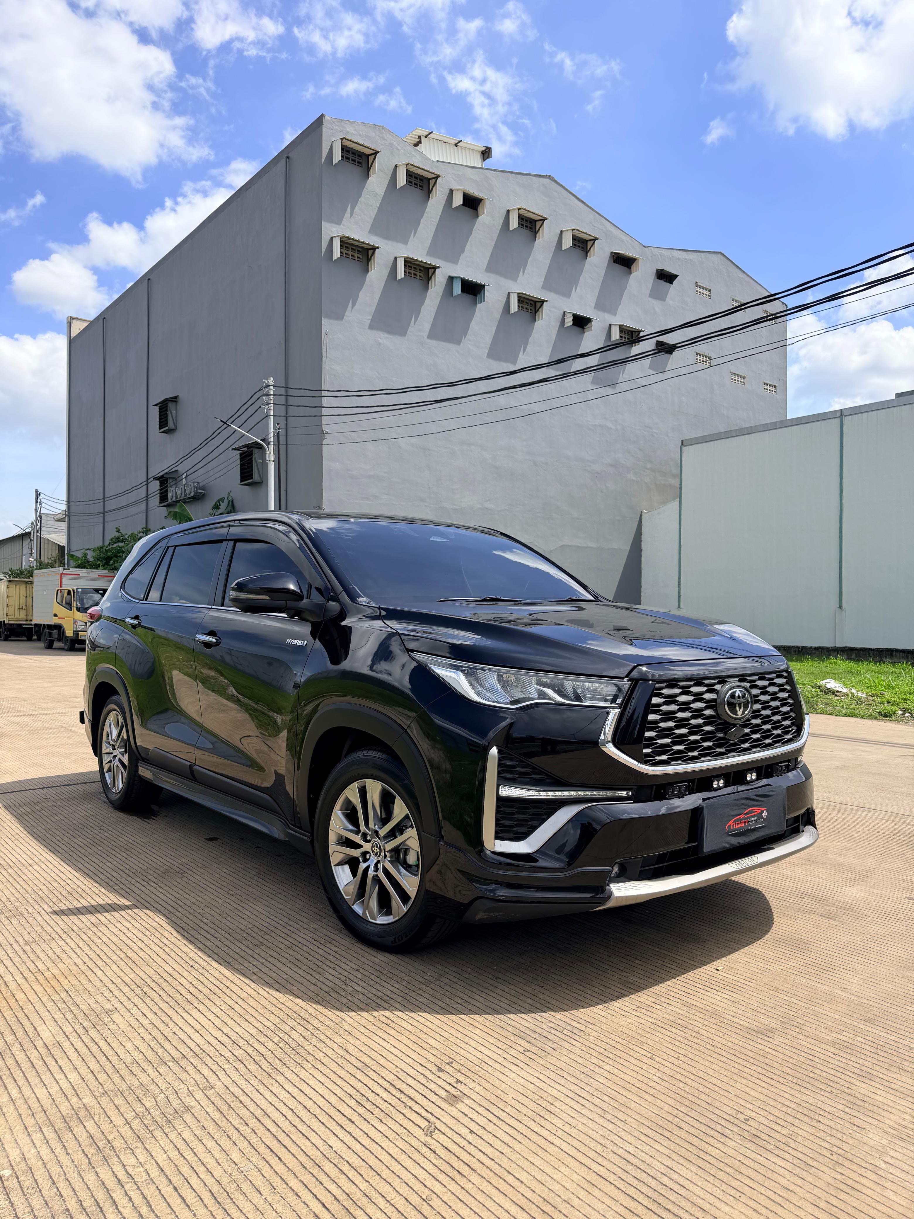 Toyota Innova Zenix Q Hybrid CVT 2.0 Modellista TSS Panoramic Sunroof 2023 Matic