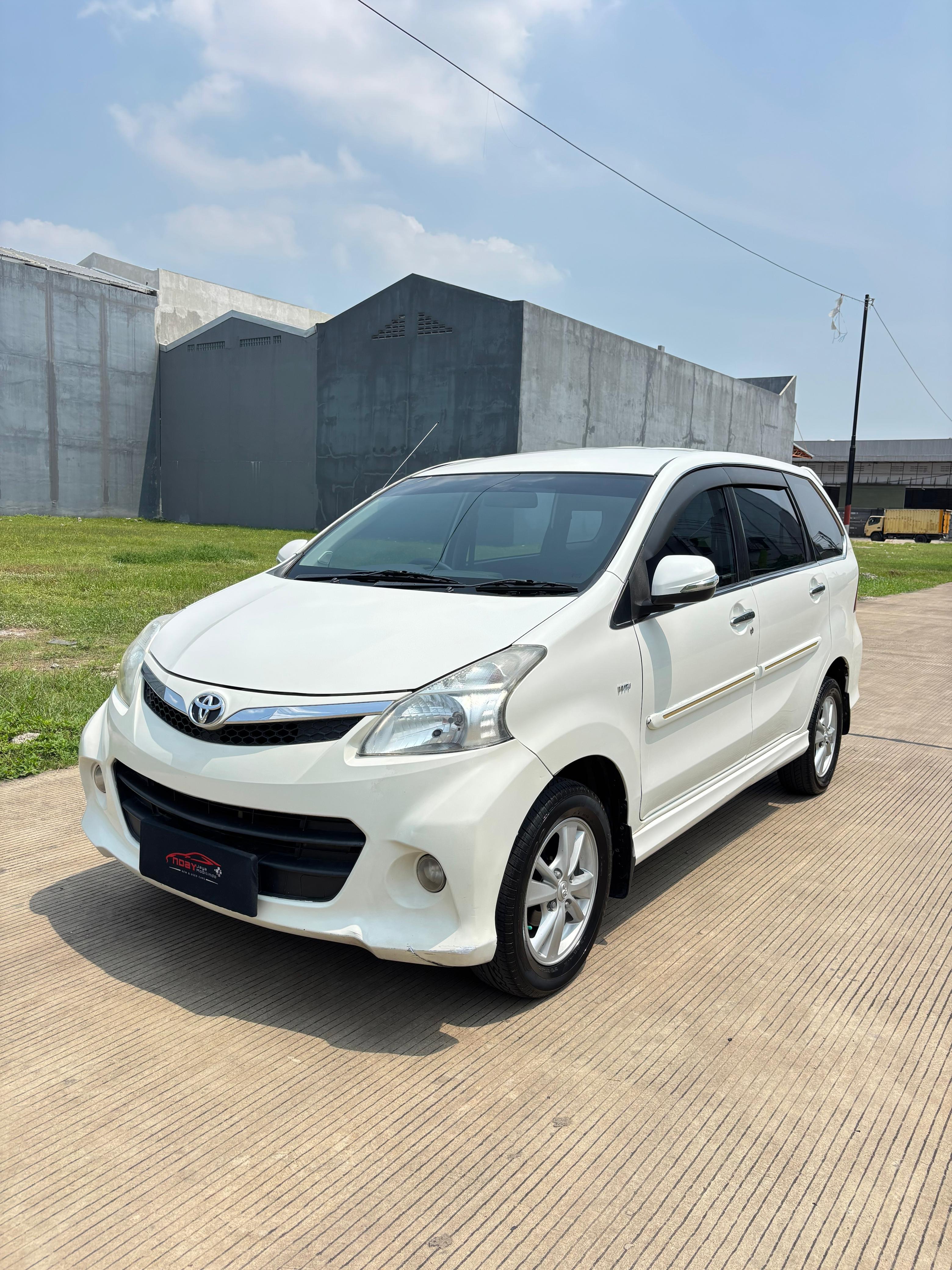 Toyota Avanza Veloz Luxury 1.5 2014 Automatic