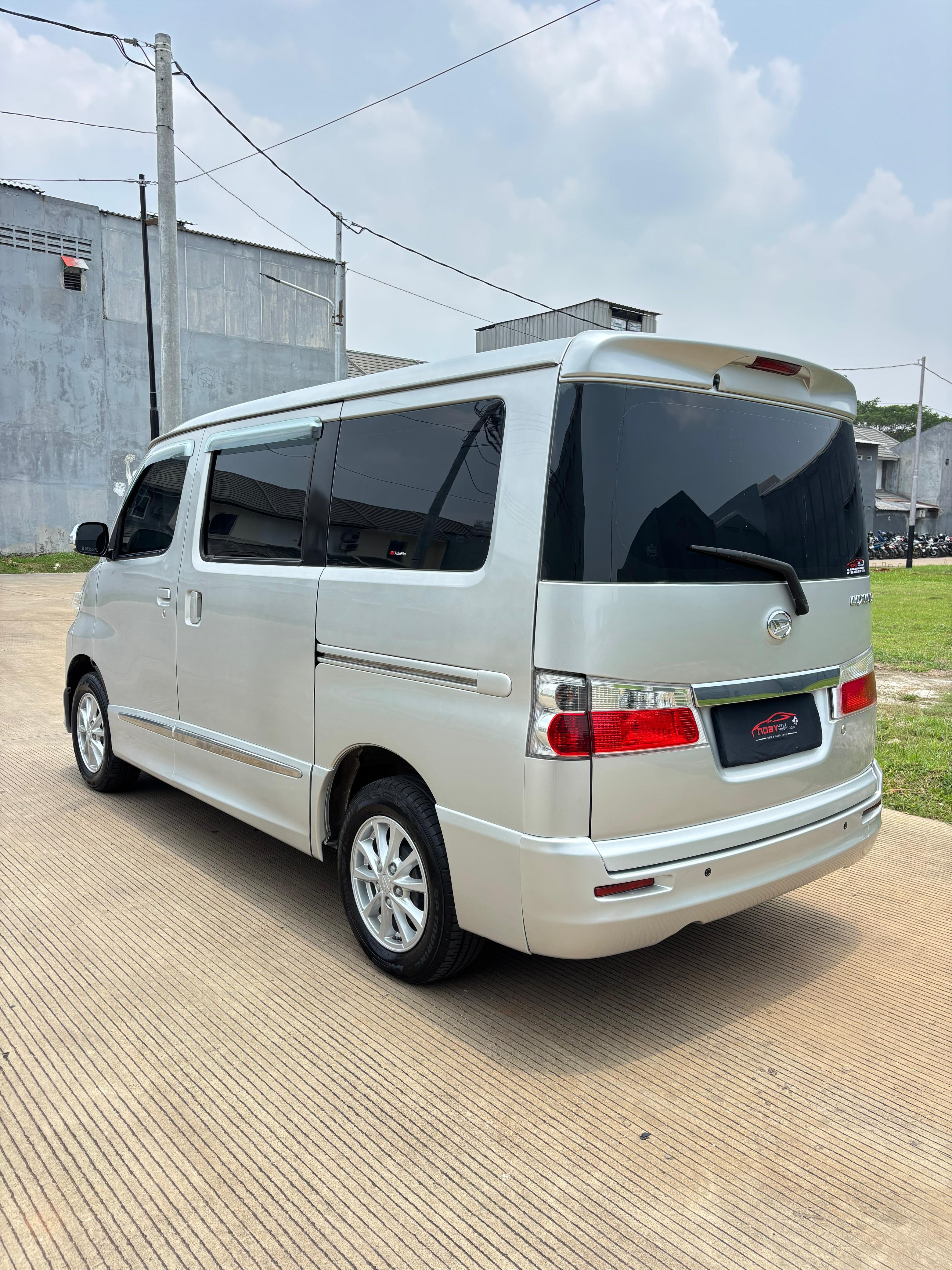 Daihatsu Luxio 1.5 X 2020 Manual