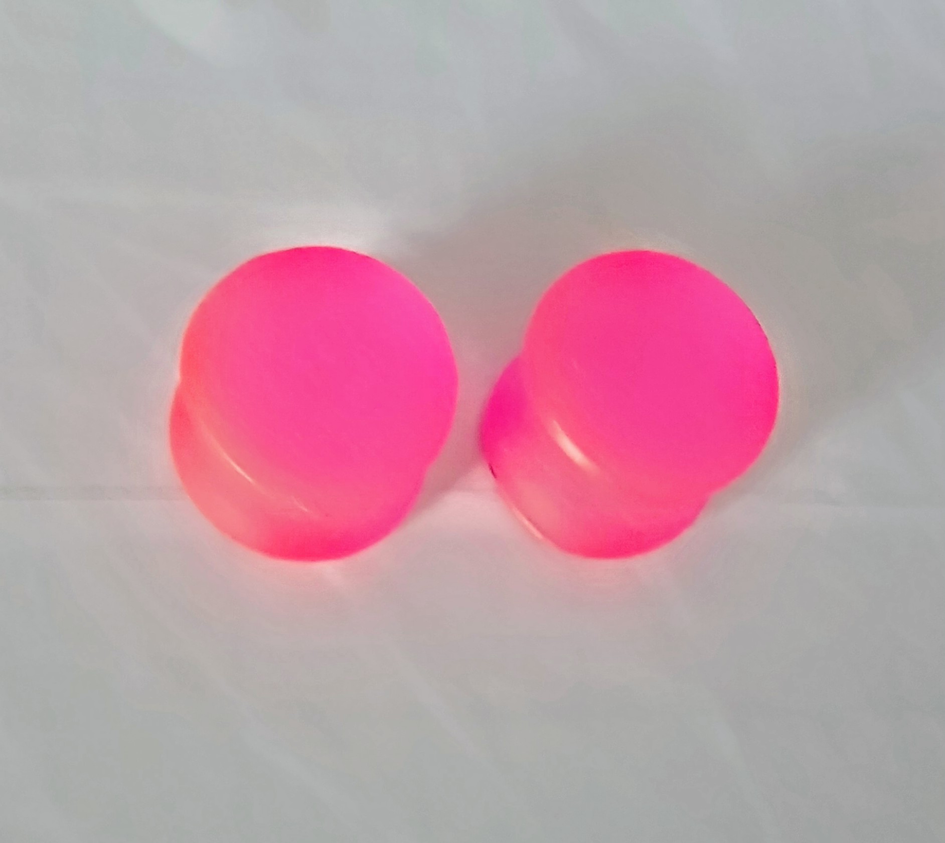 6mm-18mm Handmade Epoxy Resin Ear Plugs Bright Pink/Glow in the Dark