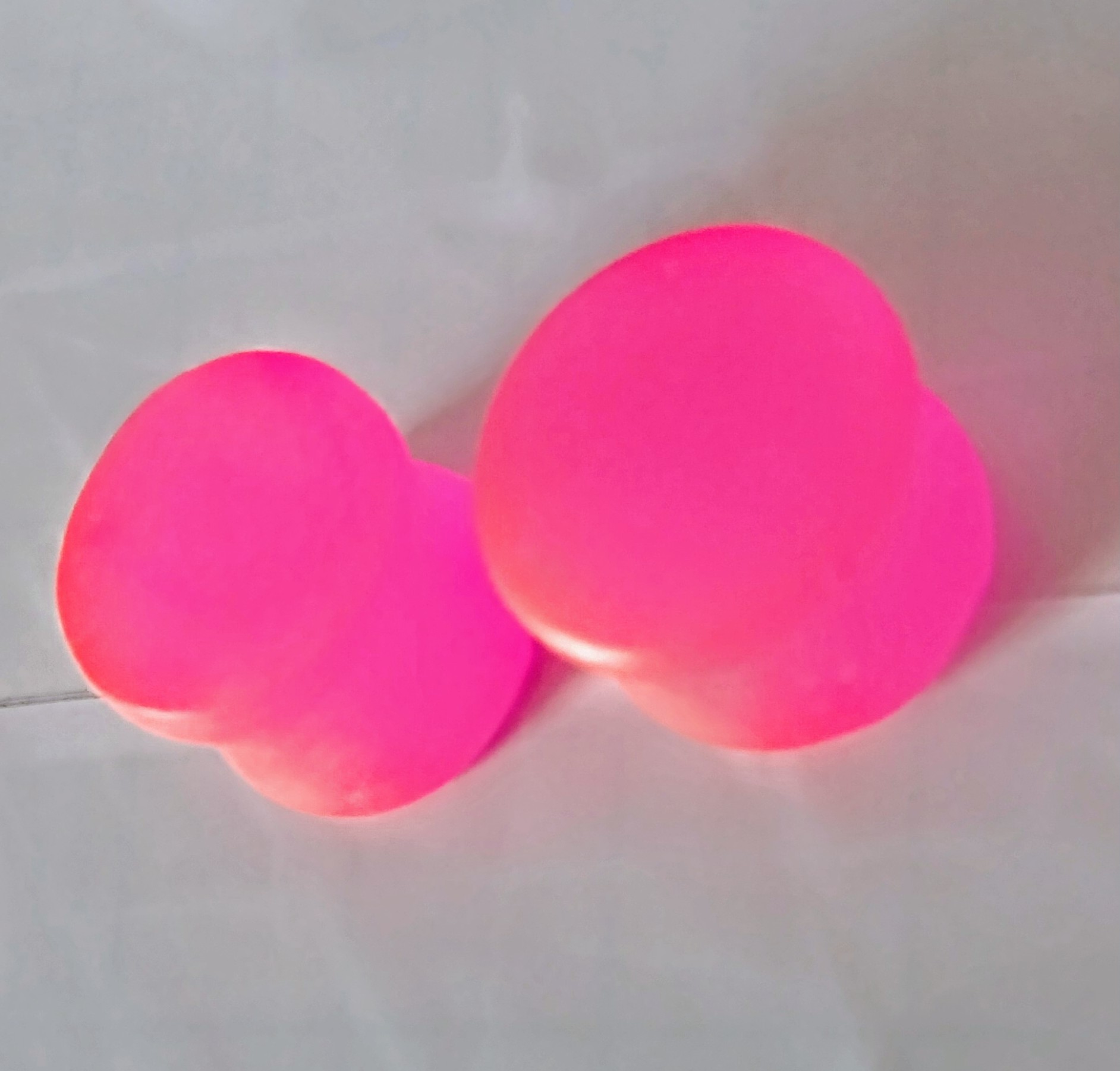 6mm-18mm Handmade Epoxy Resin Ear Plugs Bright Pink/Glow in the Dark