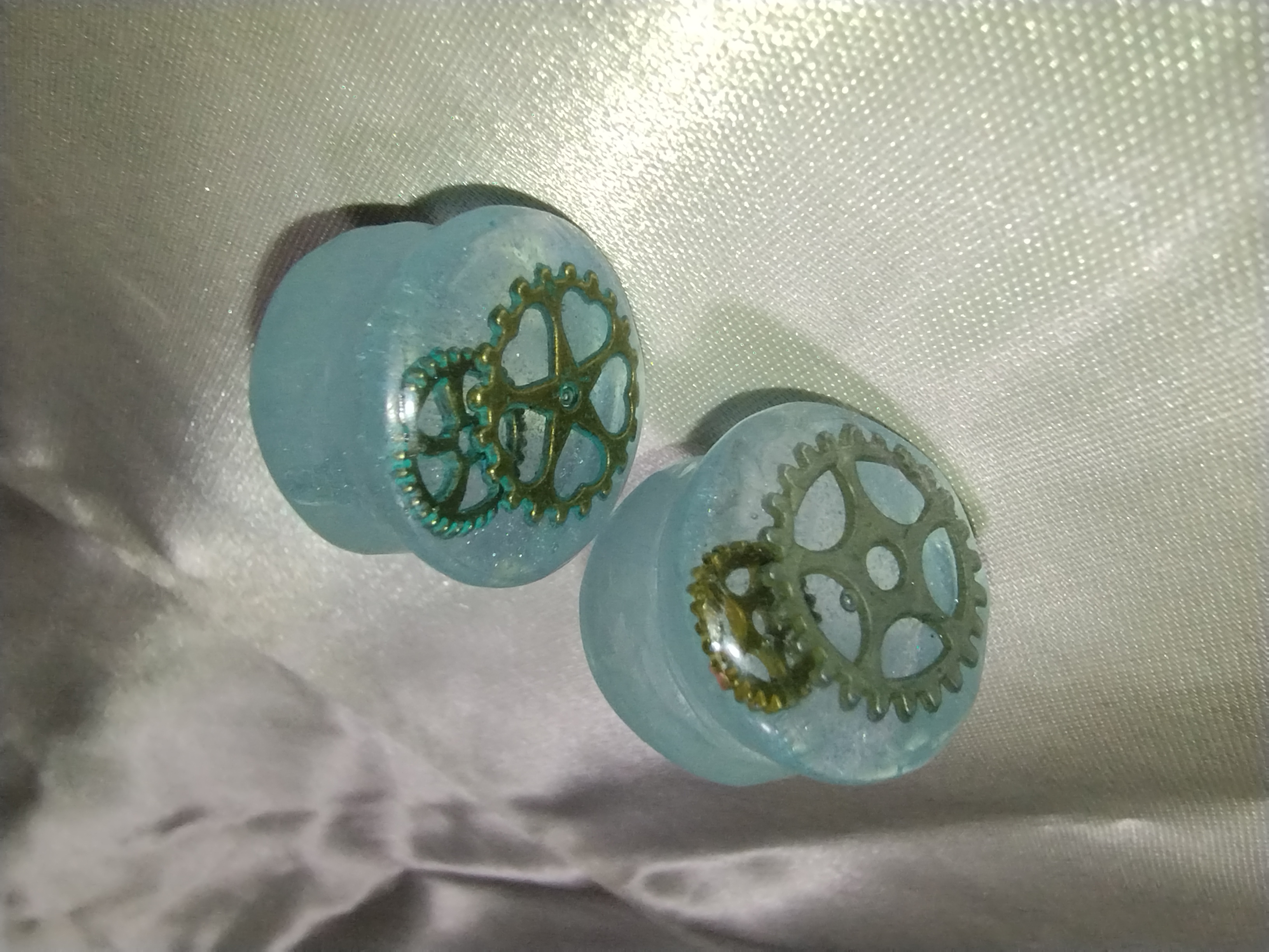 18mm Double Flared Epoxy Resin Ear Plugs w/ Light Blue Dye and Steampunk Style Gears