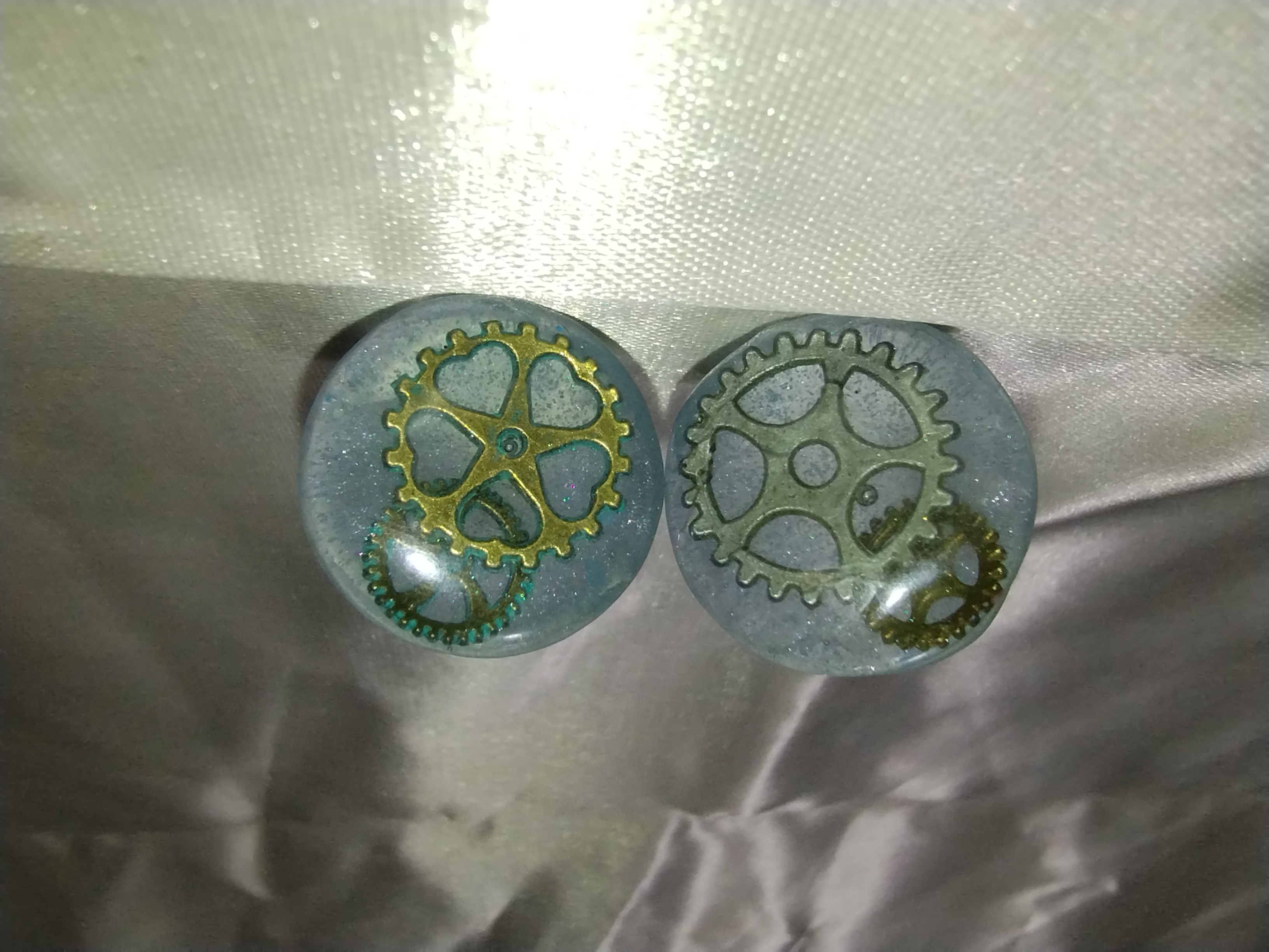 18mm Double Flared Epoxy Resin Ear Plugs w/ Light Blue Dye and Steampunk Style Gears