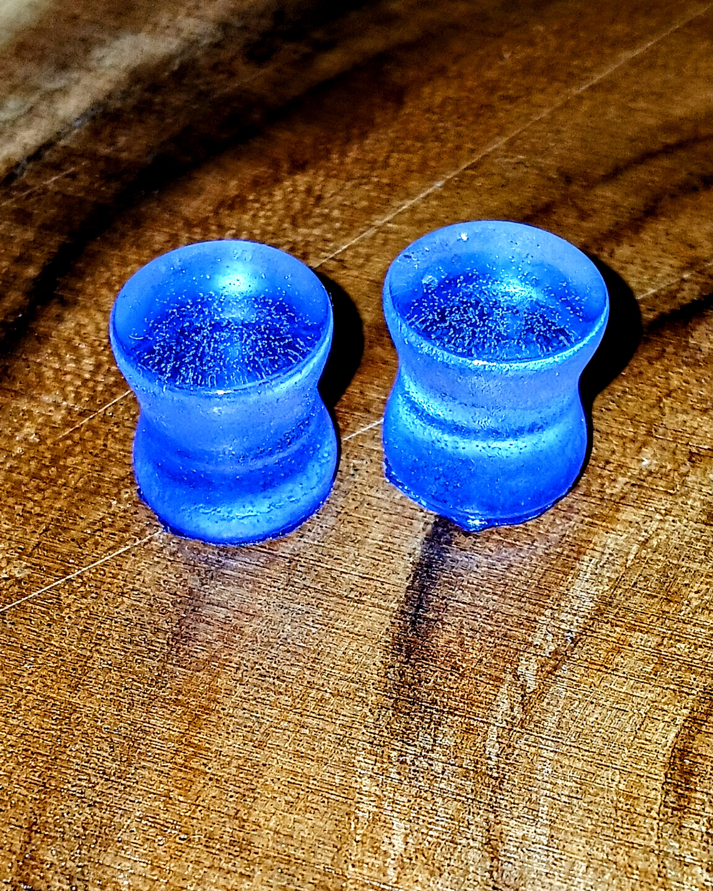 Epoxy Resin Ear Plugs Sizes 4mm-18mm Clear and bright blue two toned ear gauges/plugs