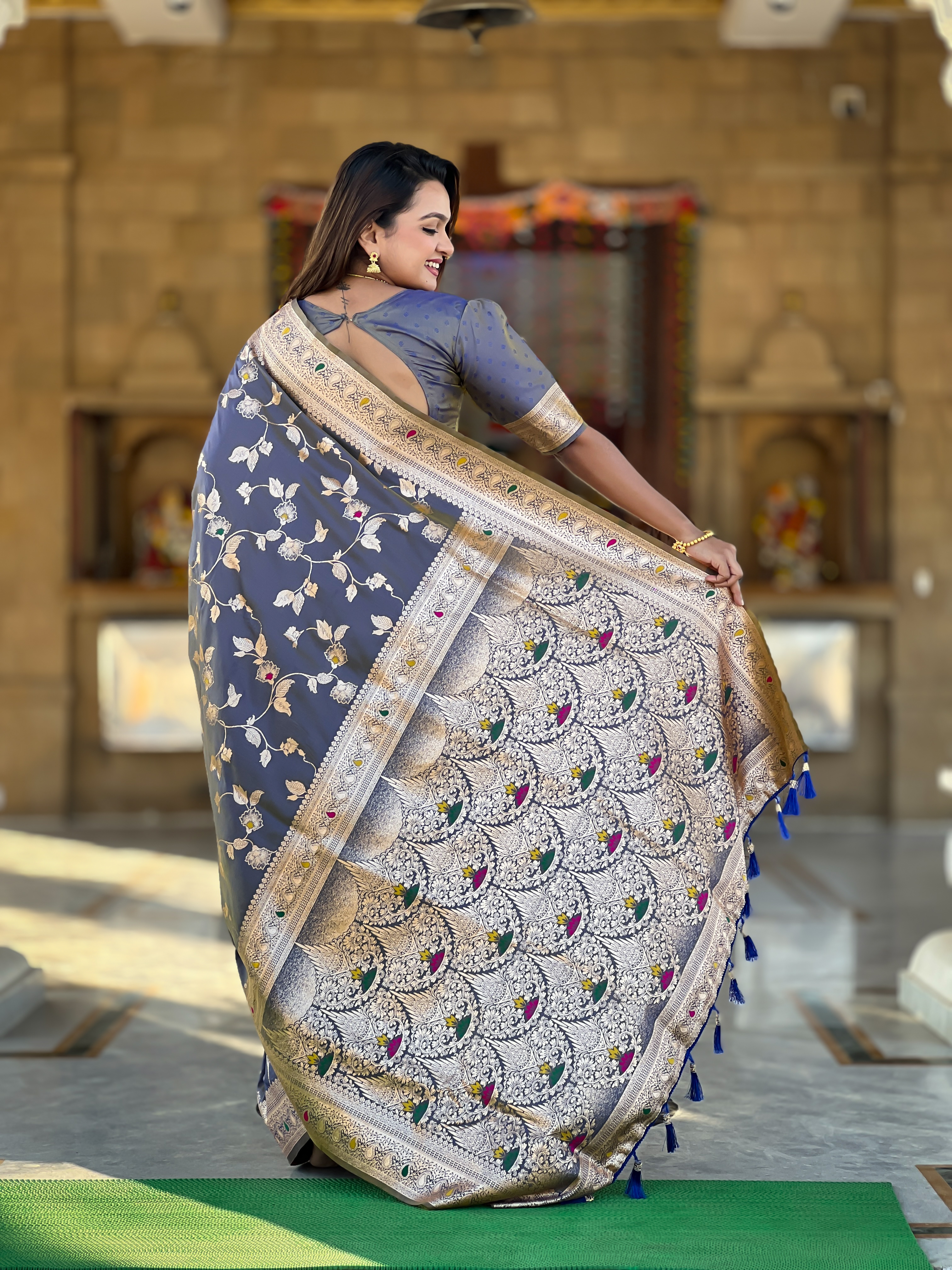 Exude understated elegance with this sophisticated grey Banarasi silk saree