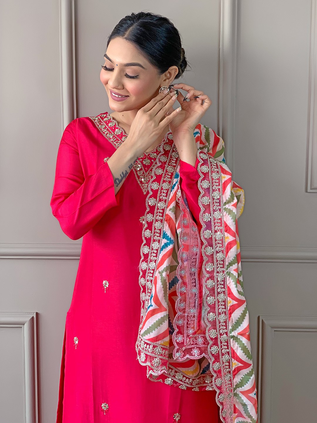 Celebrate Eid in elegance with this vibrant pink salwar kameez