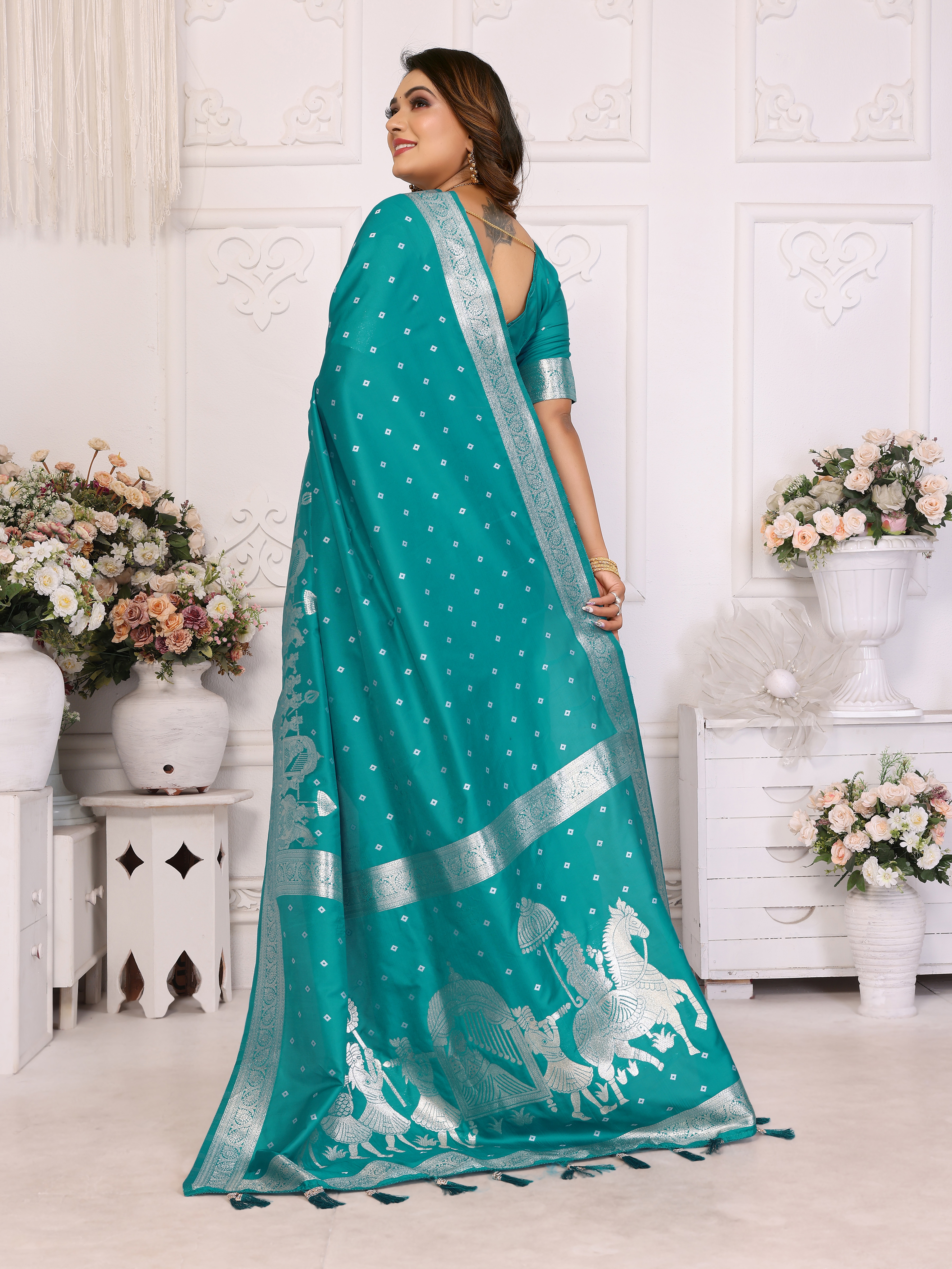 Embrace the allure of the majestic rama-colored Kochi silk saree