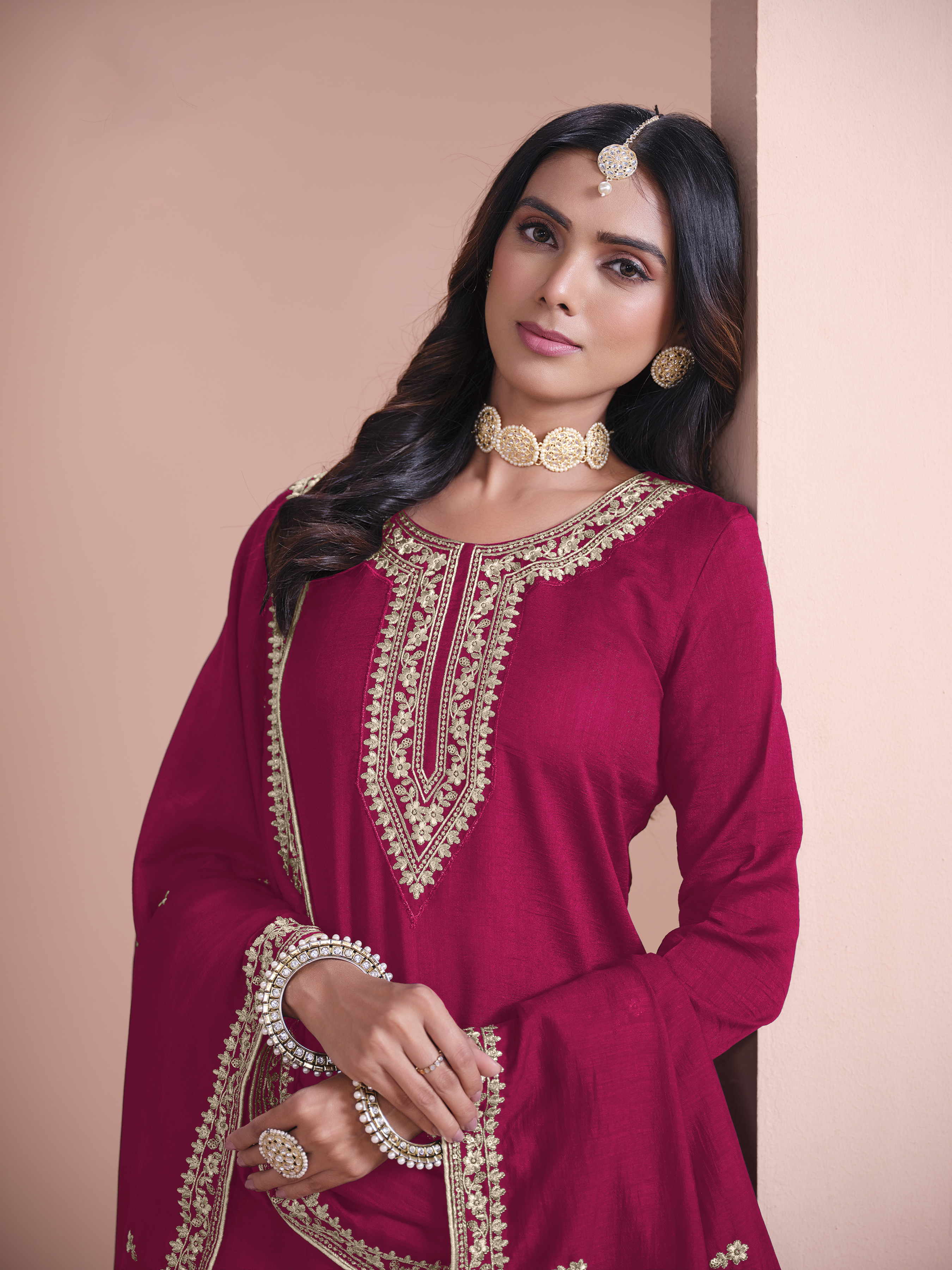 Celebrate the spirit of Eid in this elegant pink palazzo suit