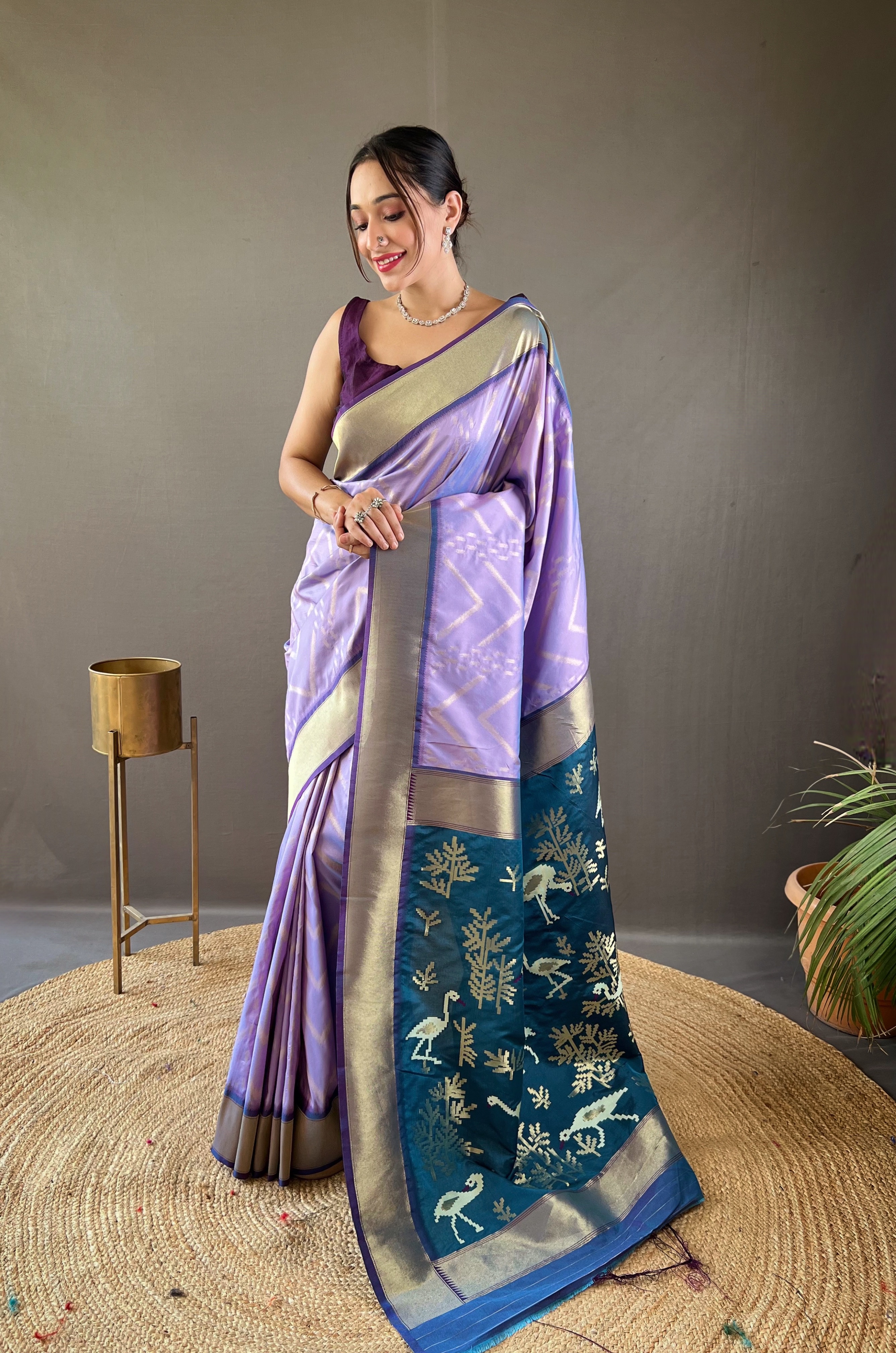 Drape yourself in sophistication with this Mauve Soft Silk Saree