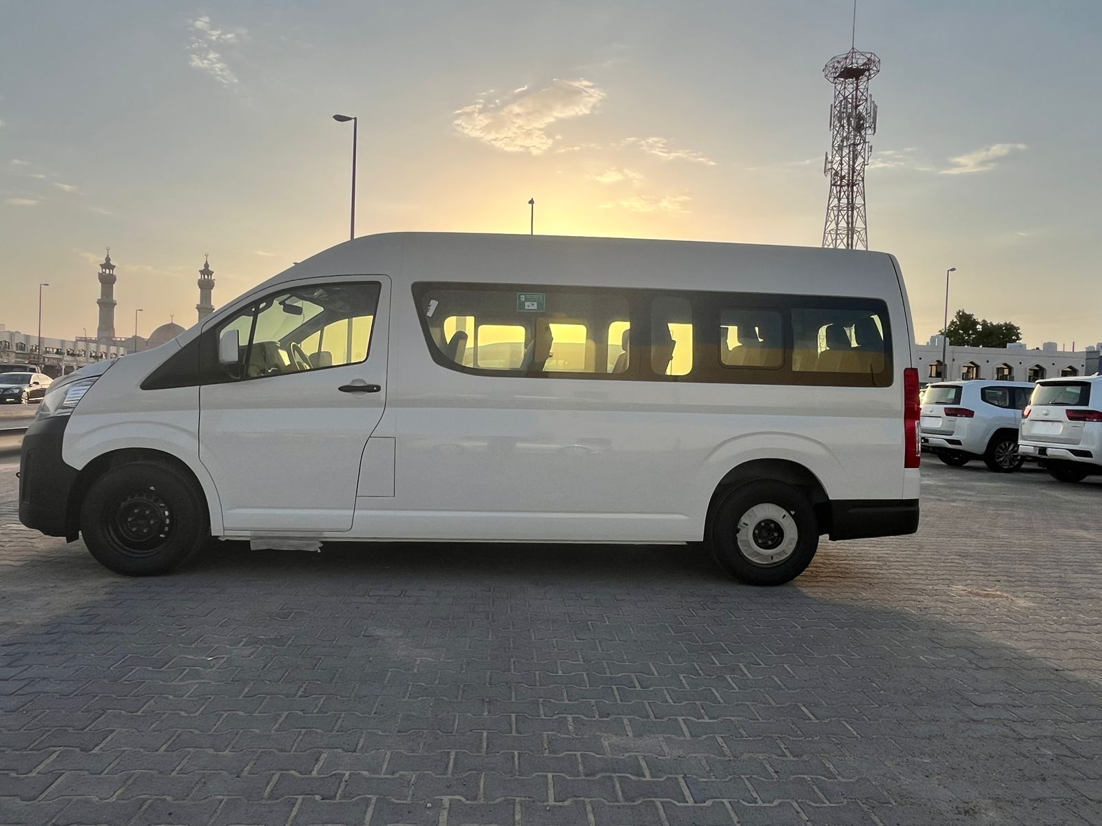 تويوتا هايس - هاي روف2025  