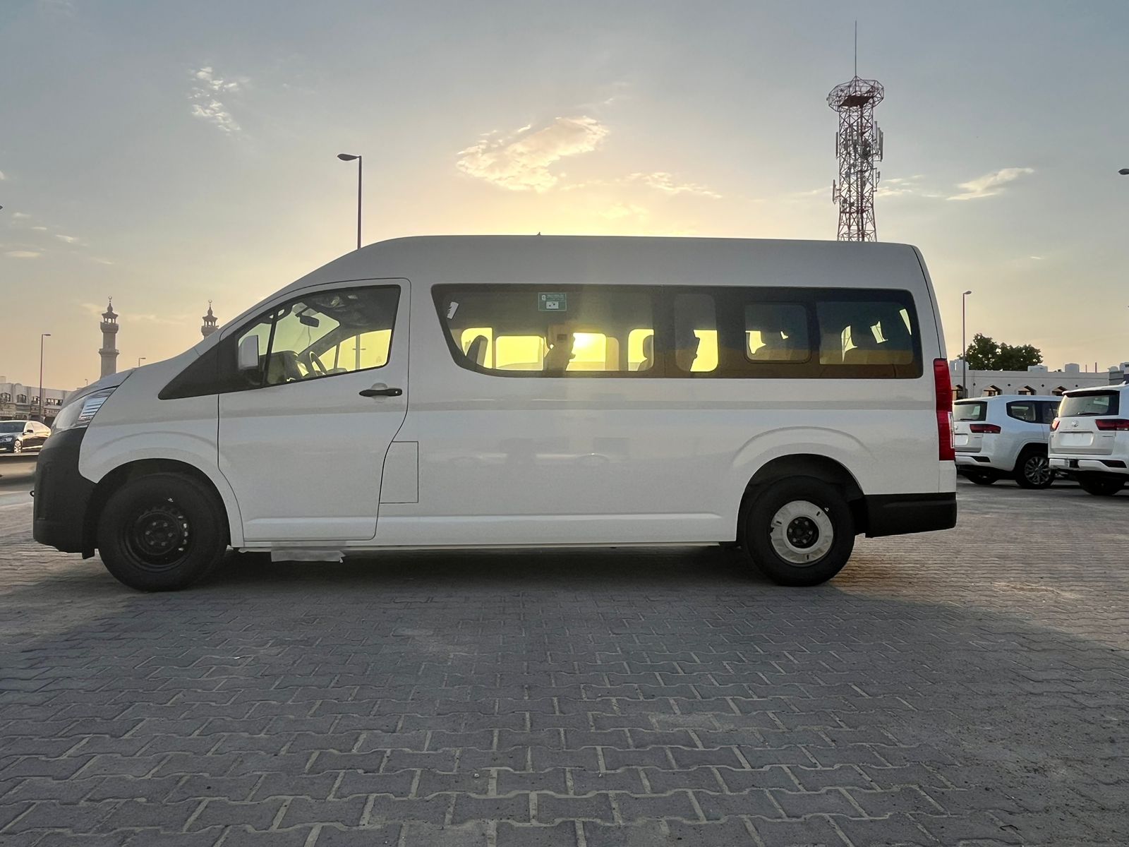 تويوتا هايس - هاي روف2025  