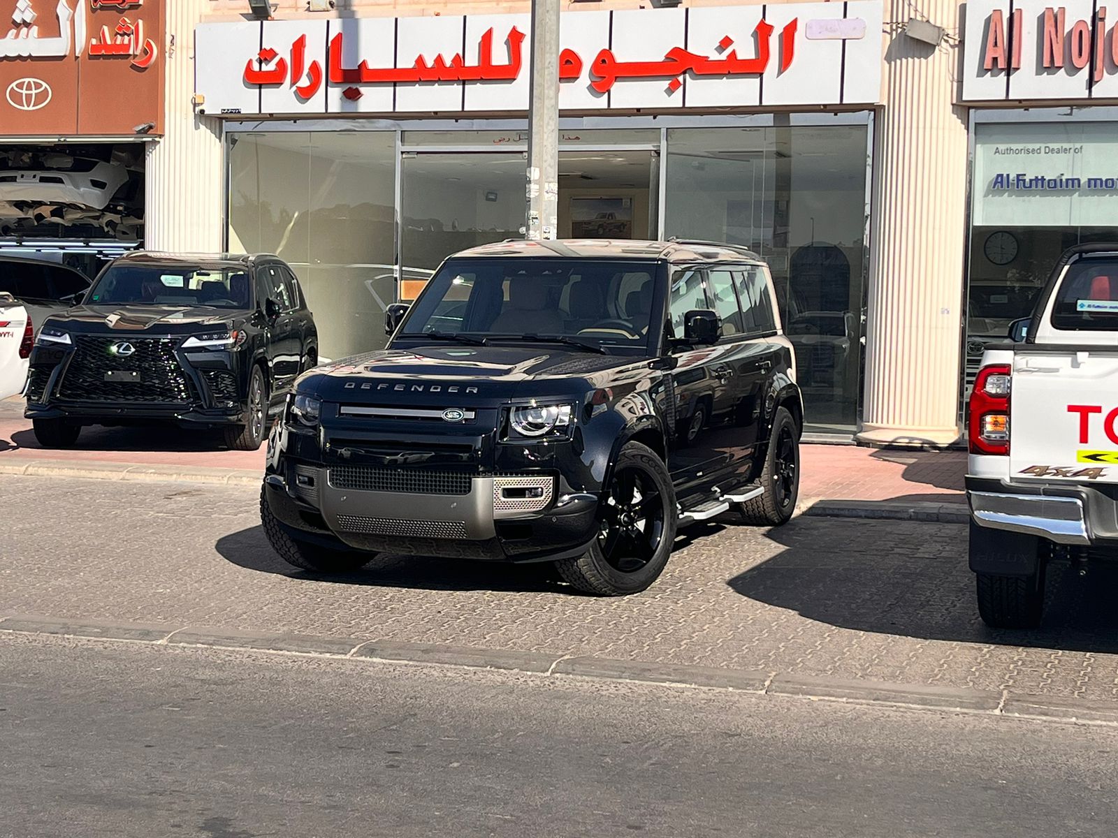 ديفيندر لاندروفر 2025