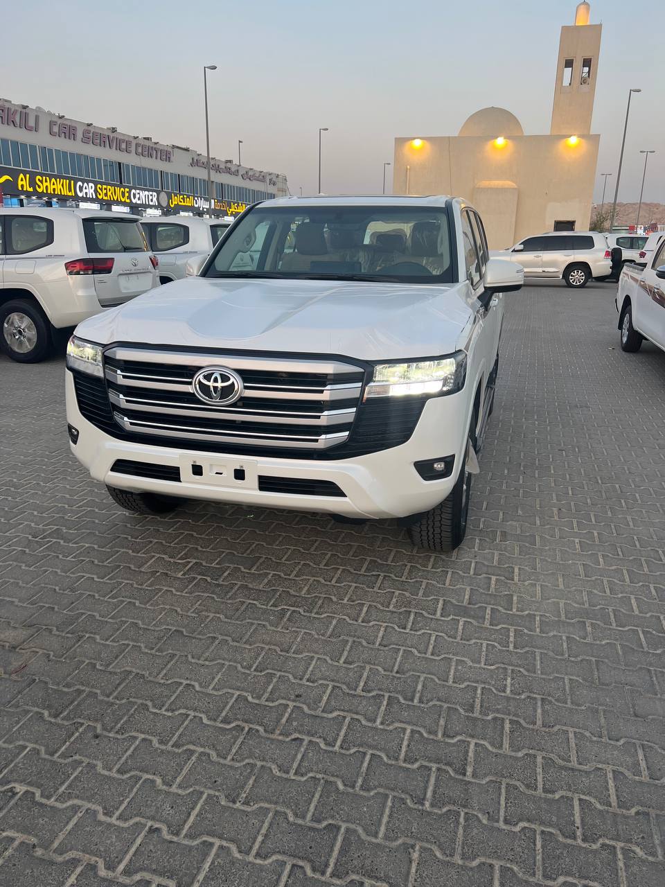 (GXR 3.5) تويوتا لاندكروزر استيشن جي اكس ار  رقم 2  