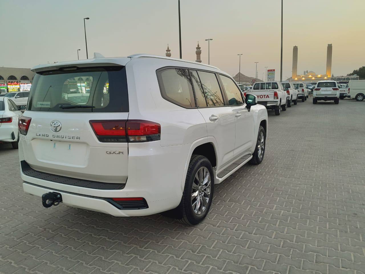  تويوتا لاندكروزر استيشن   (GXR 4.0)