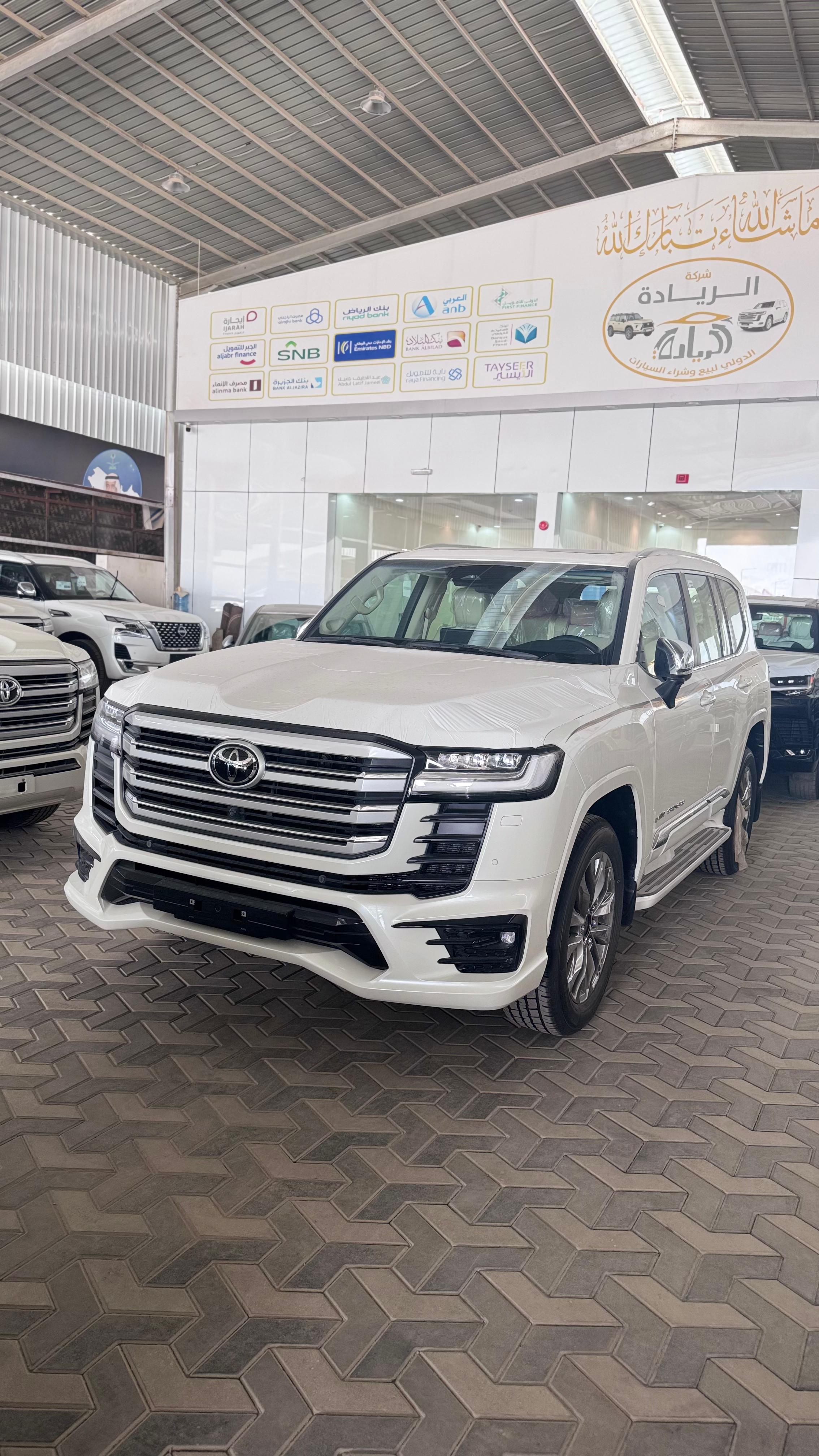 LAND CRUISER_VXR_2025