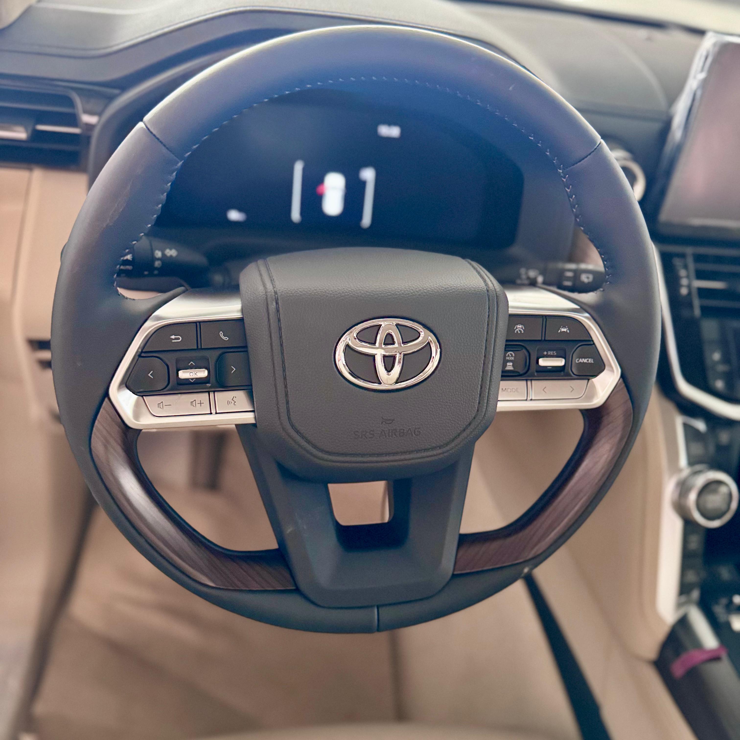 LAND CRUISER_VXR_2025