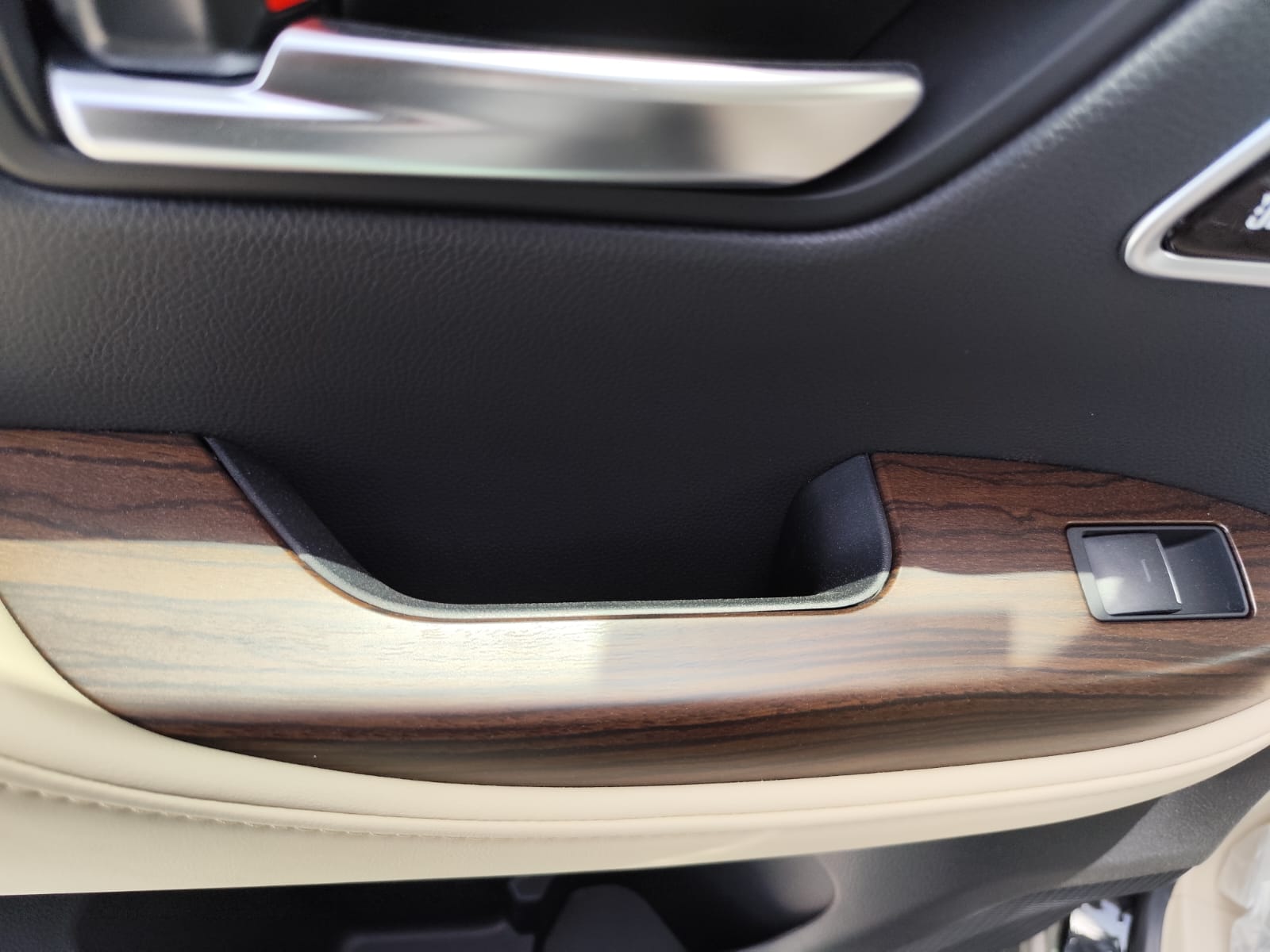 TOYOTA LAND CRUSHER  GXR 2025  FULL OPTION 