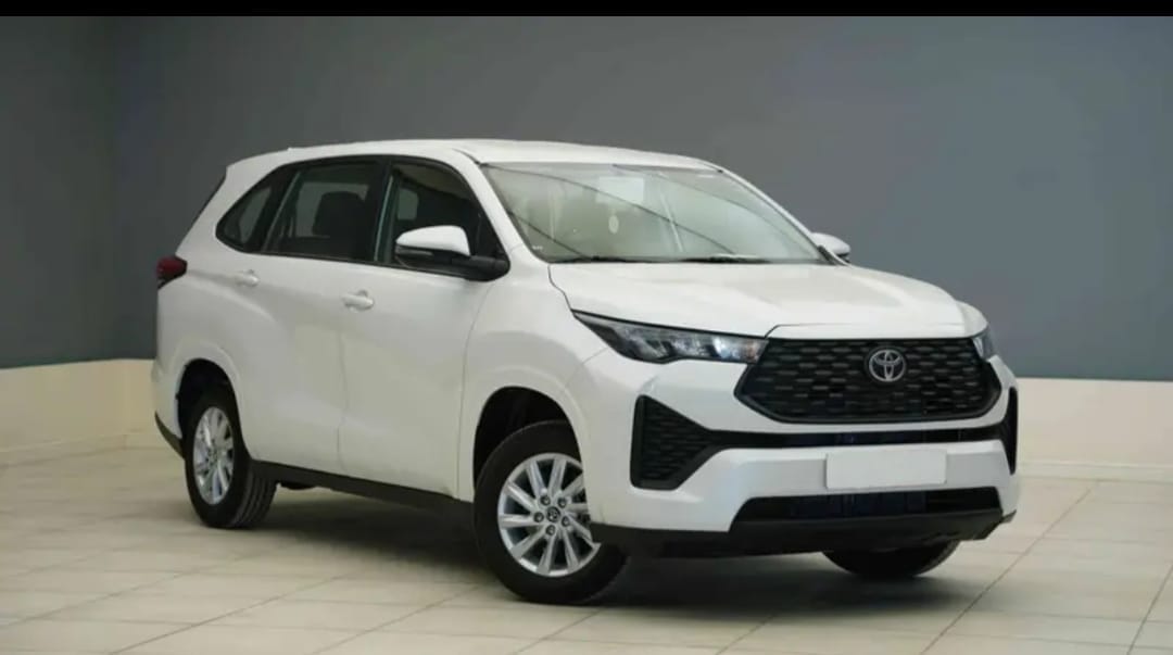 Toyota Innova 2.0 GL Petrol