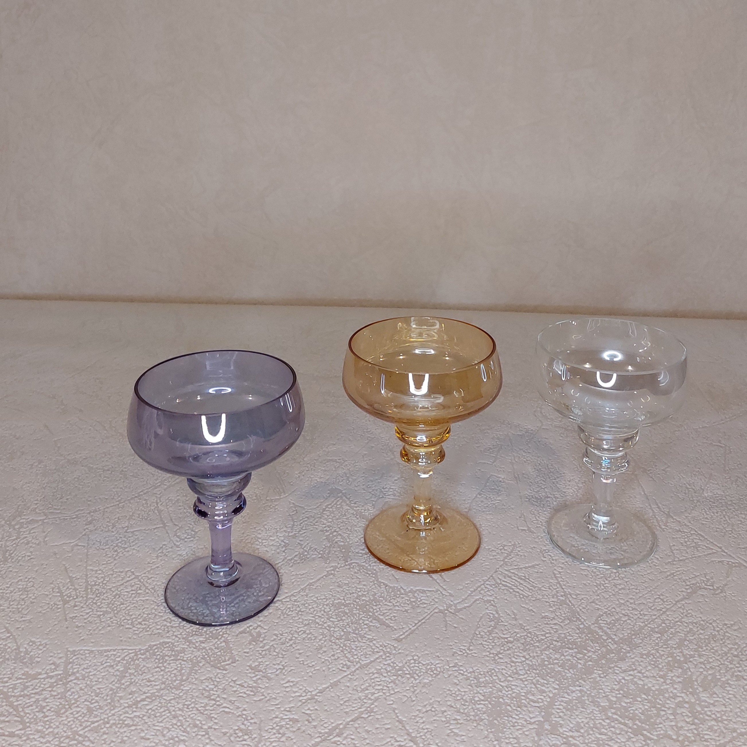 Dekoratyvinės stiklinės taurės