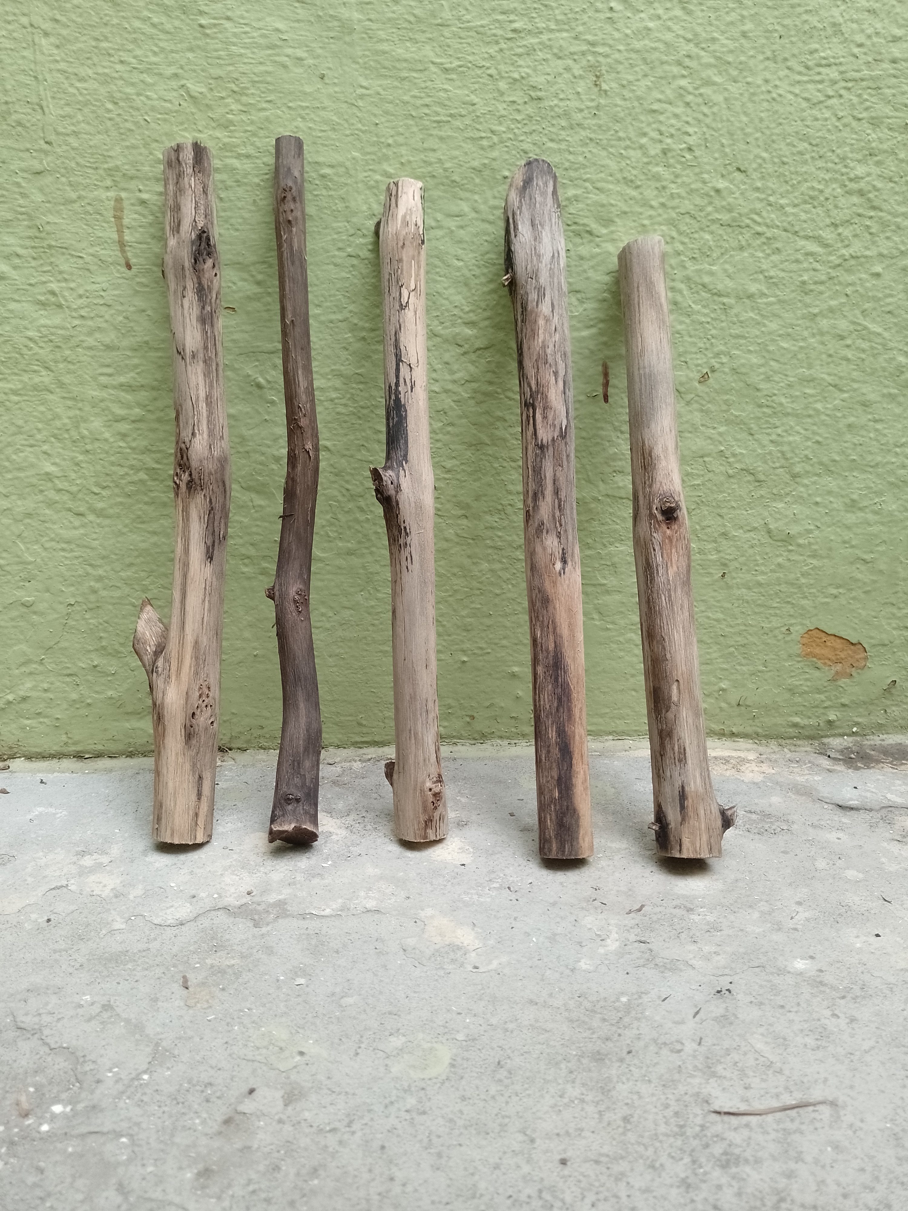 Natural 5 Teak Wooden Sticks 30 cm long 