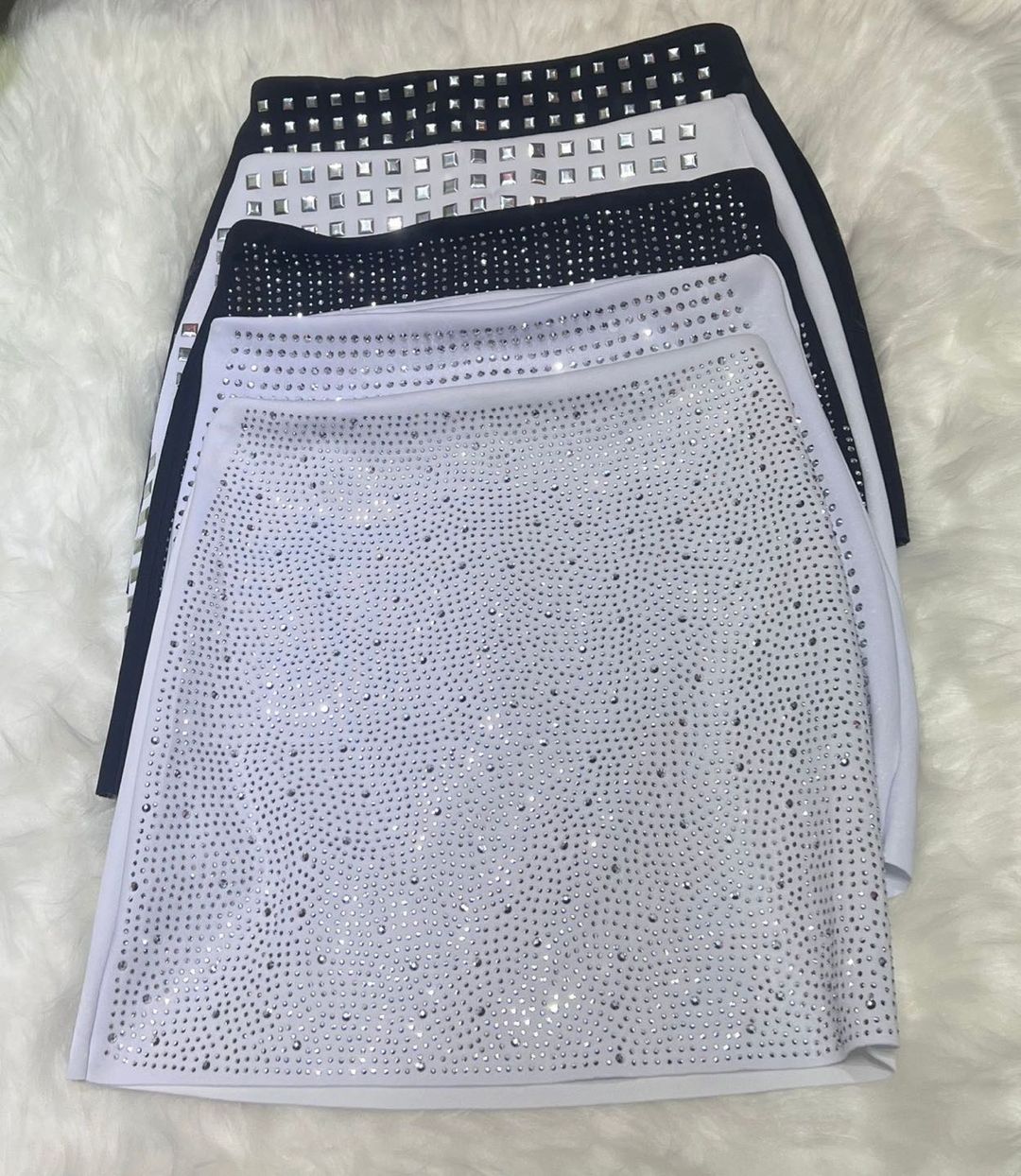 Saias com Pedrarias Brilhantes