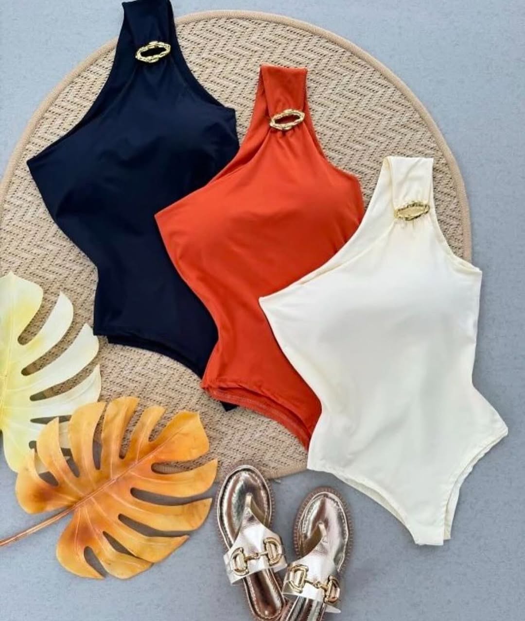 Maiô de um ombro só