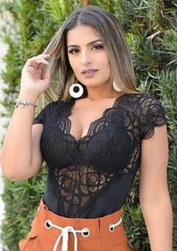 Blusa de renda preta