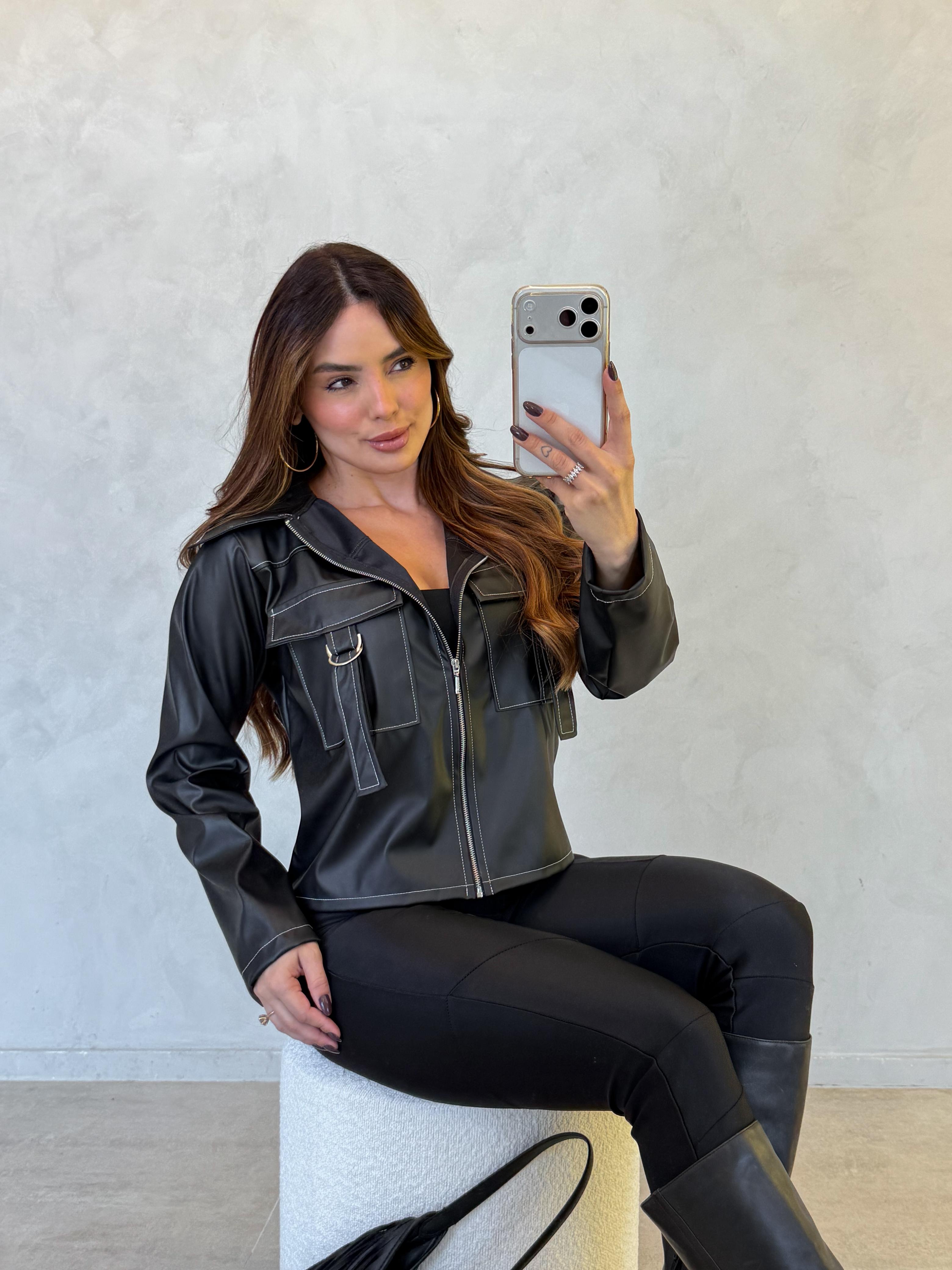 Jaqueta Feminina de Couro Sintético