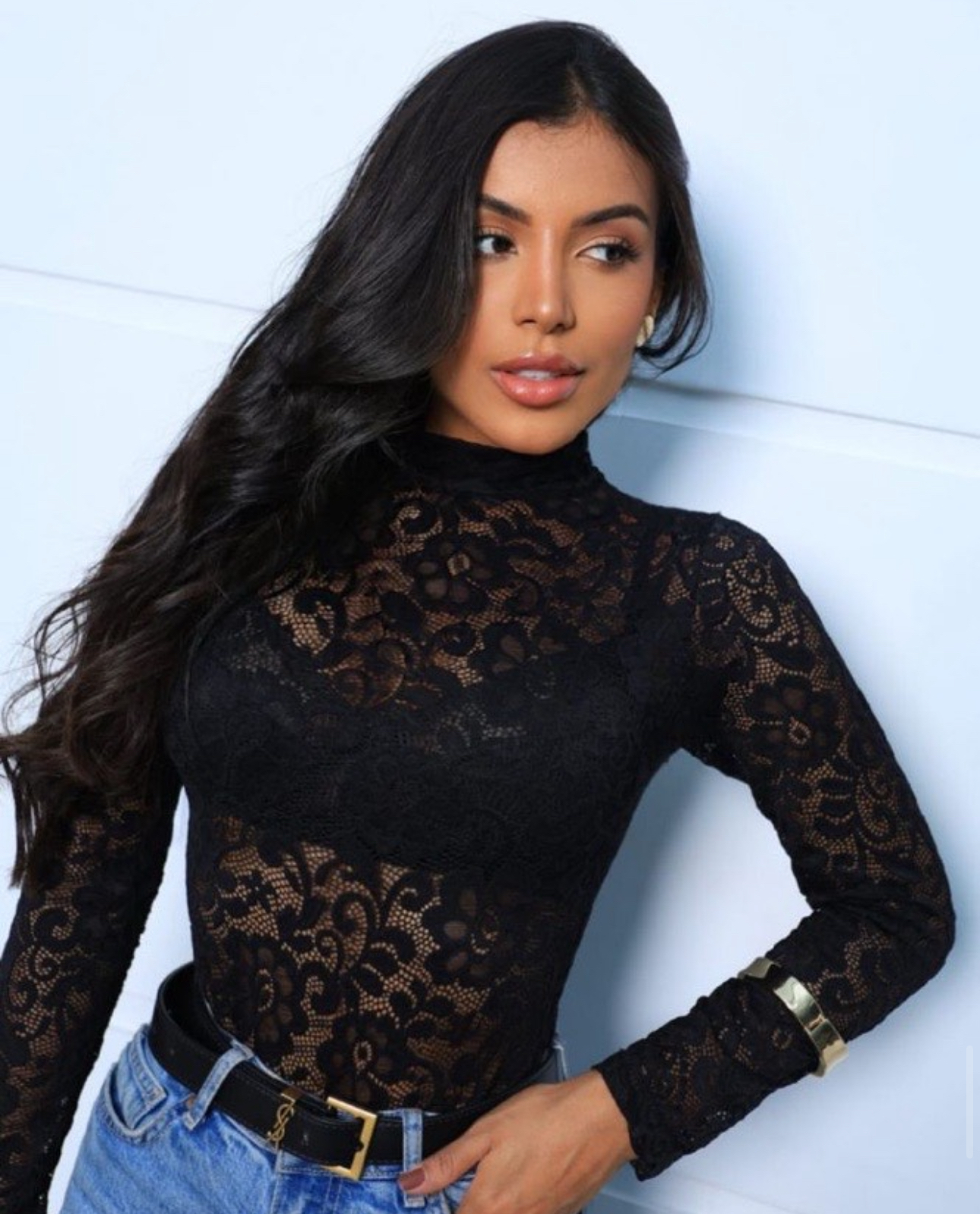 Body de renda preto feminino