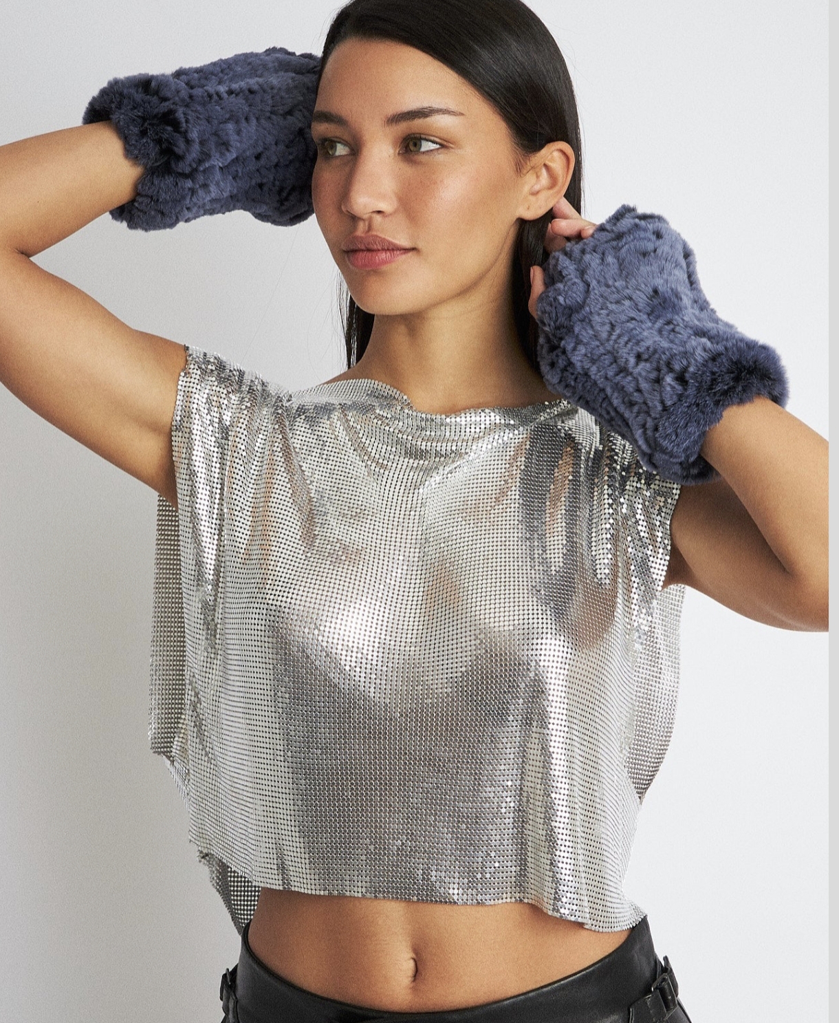 Blusa metálica prateada