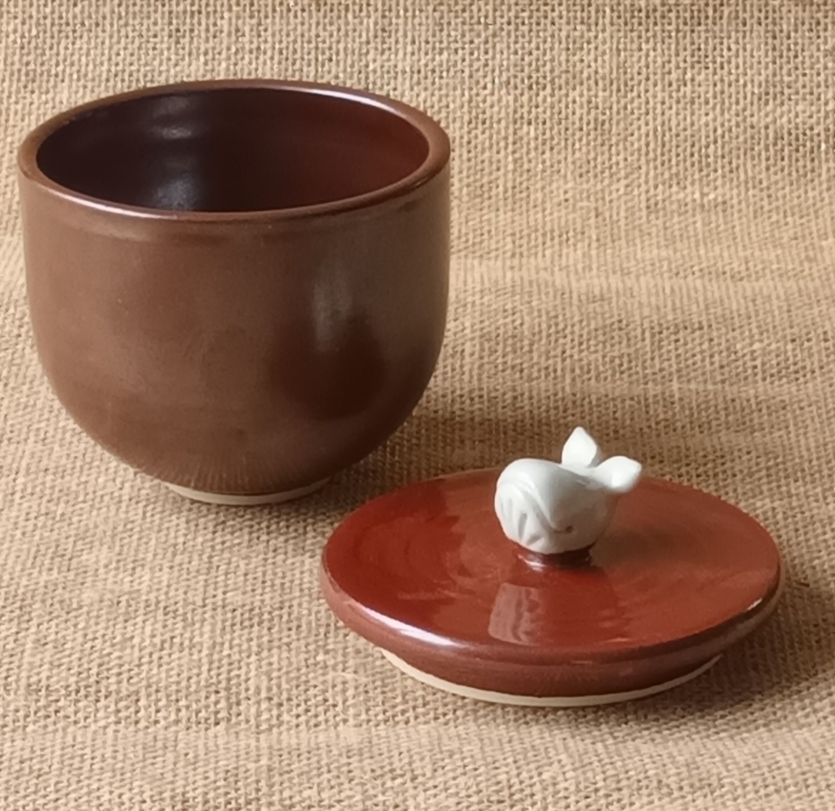 Boîte à la baleine rouge