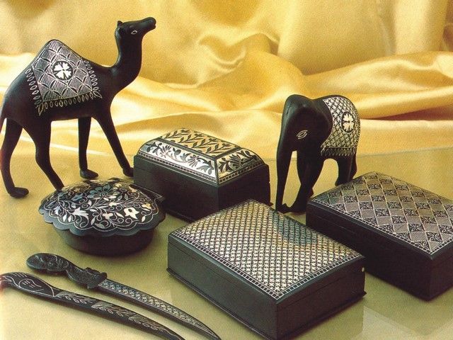 Handcrafted Decorative Set