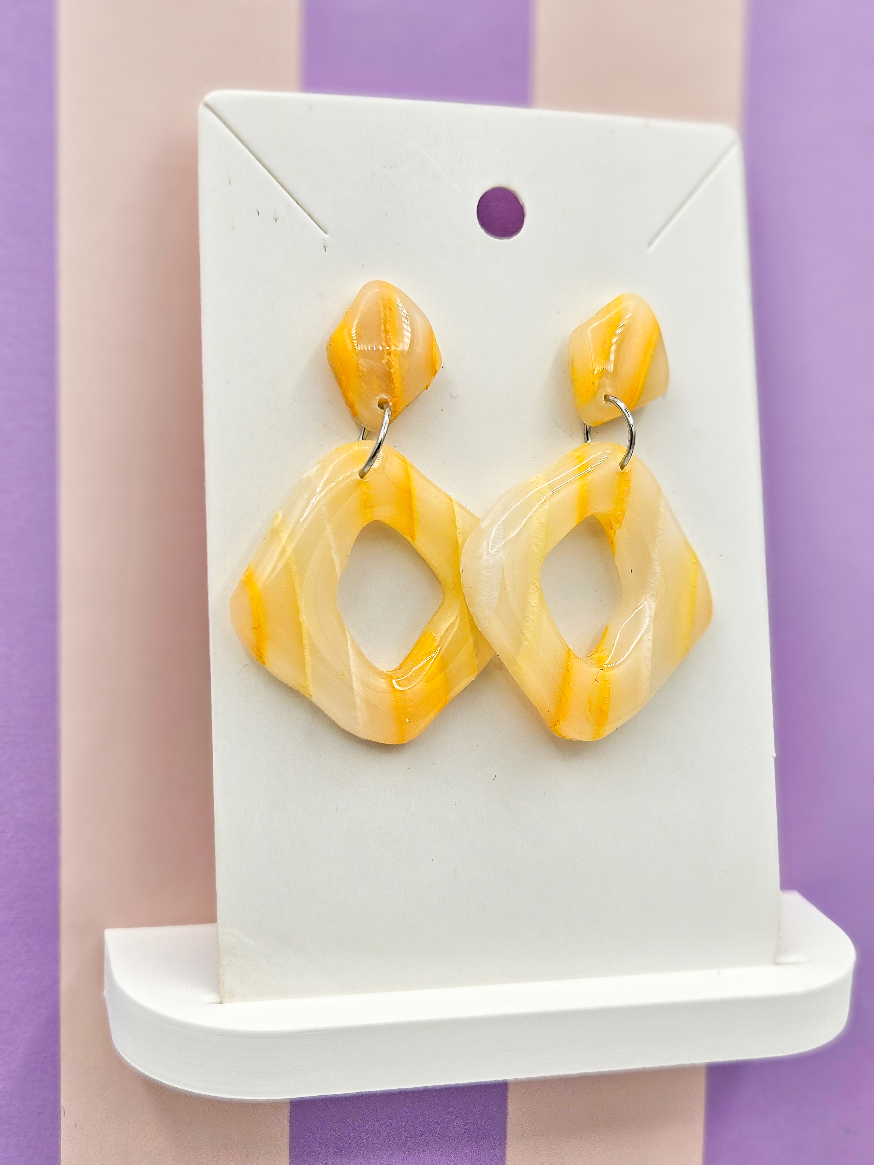 Polymeerklei oorbellen - Transparant geel