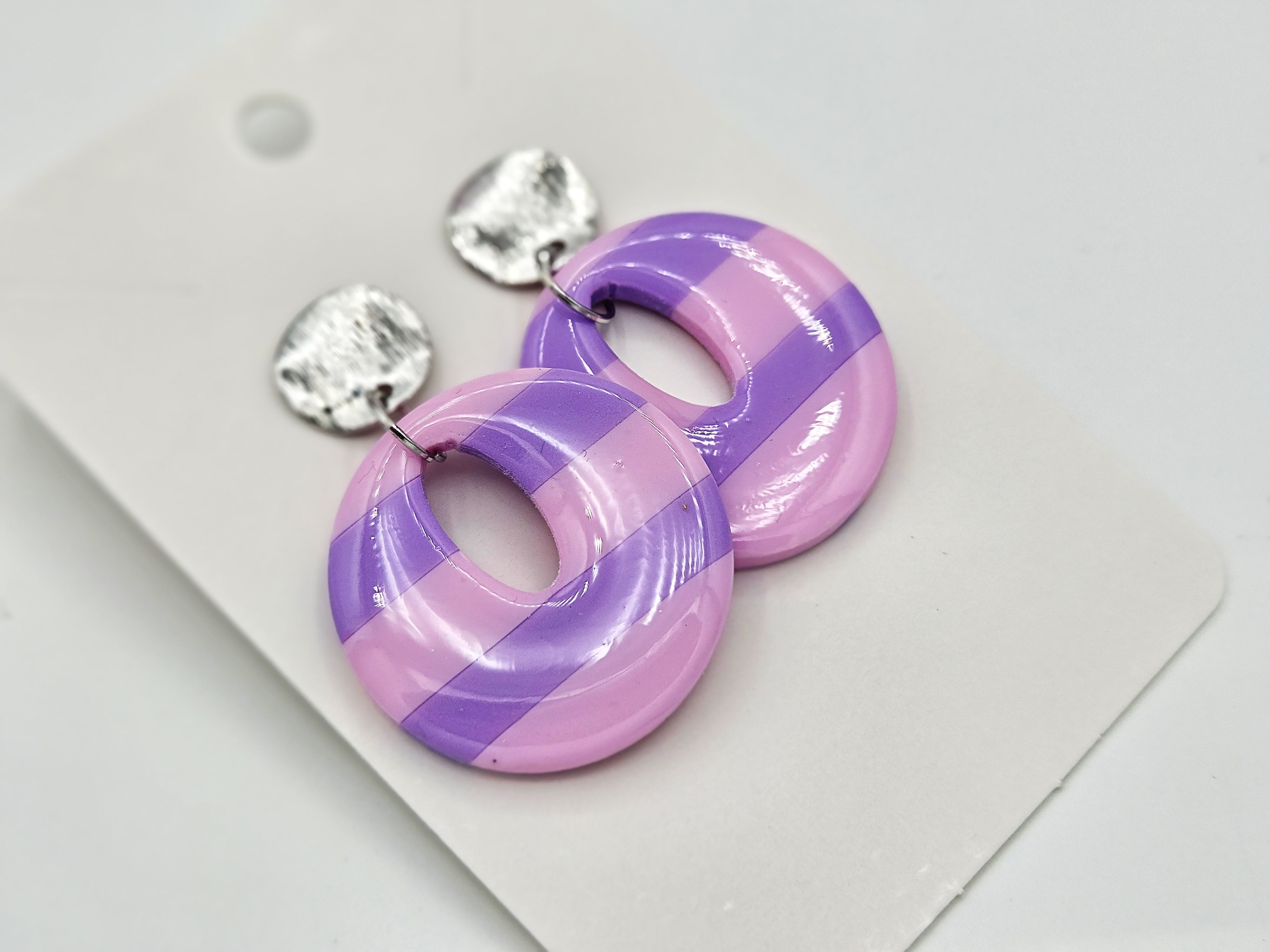 Polymeerklei oorbellen - Pastelkleurige strepen