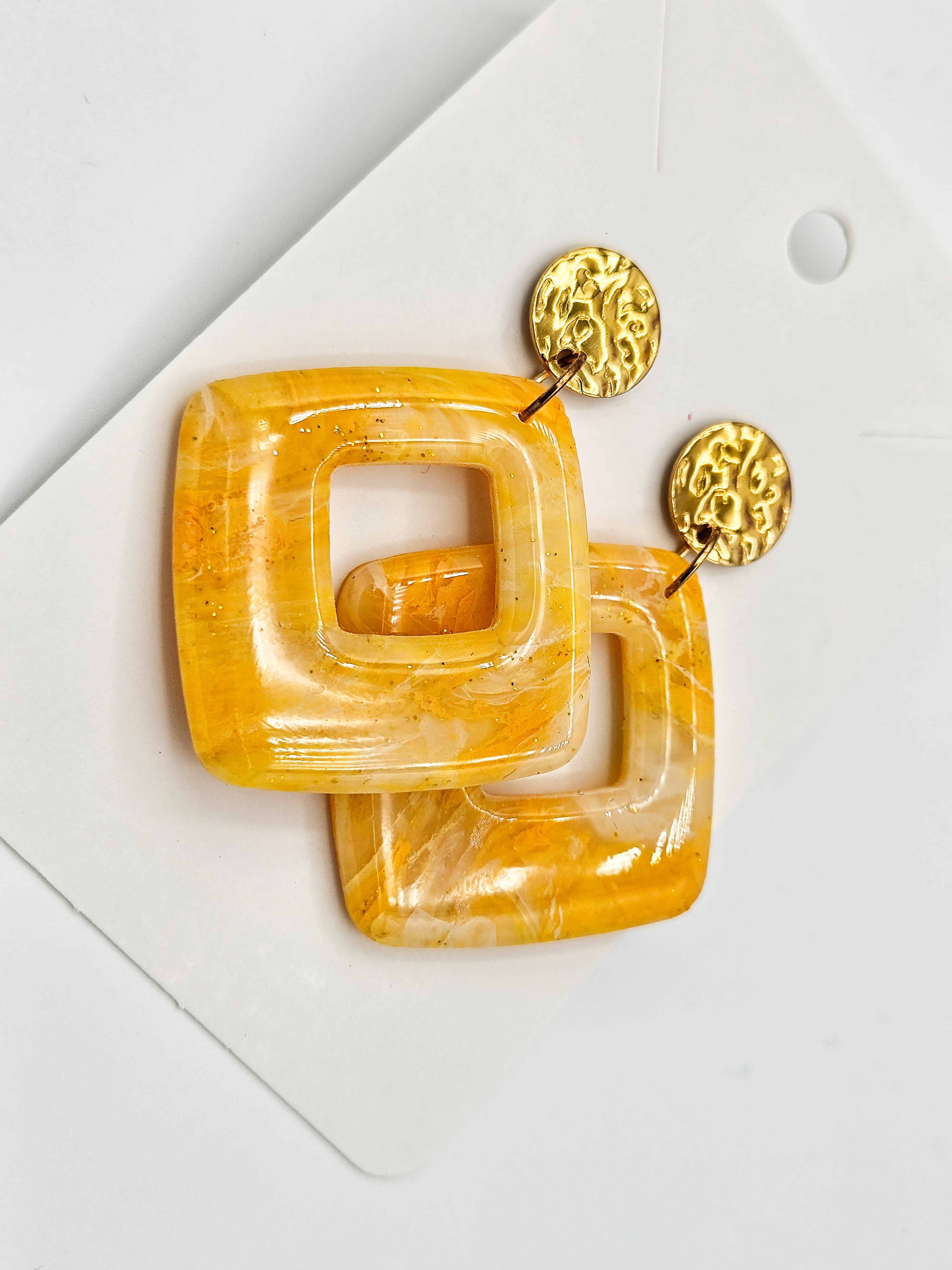 Polymeerklei oorbellen - Marmer geel